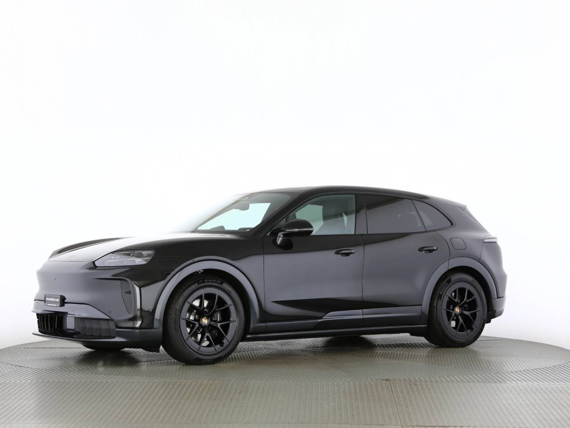 PORSCHE Cayenne Electric-image-11