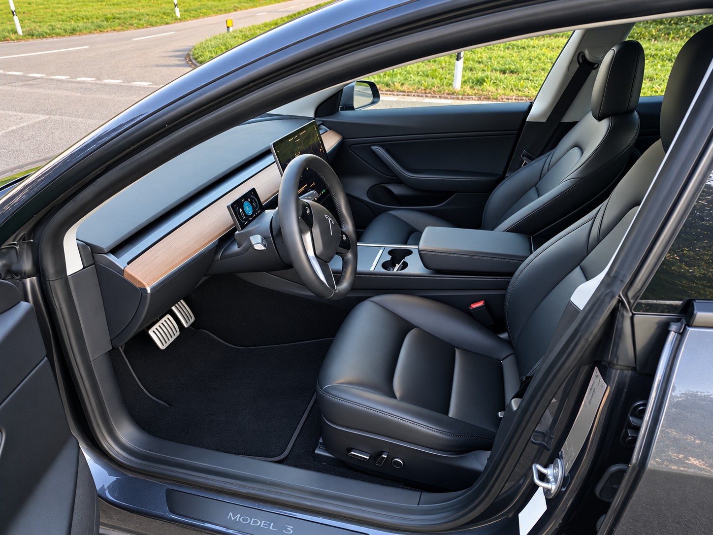 TESLA Performance D-image-2