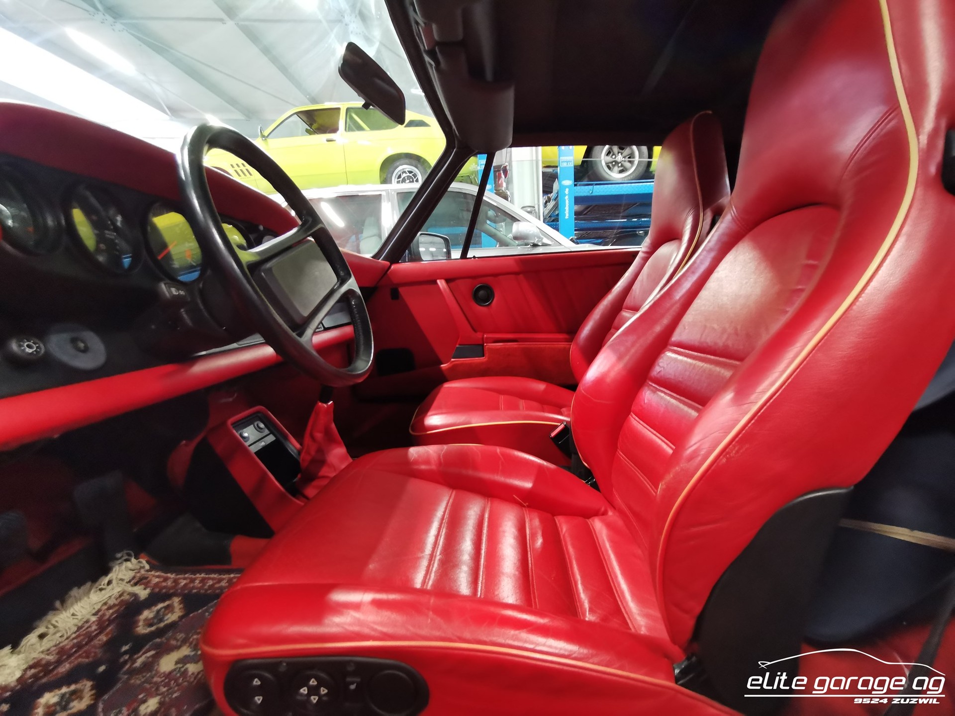 PORSCHE 911 Carrera Cabrio-image-11