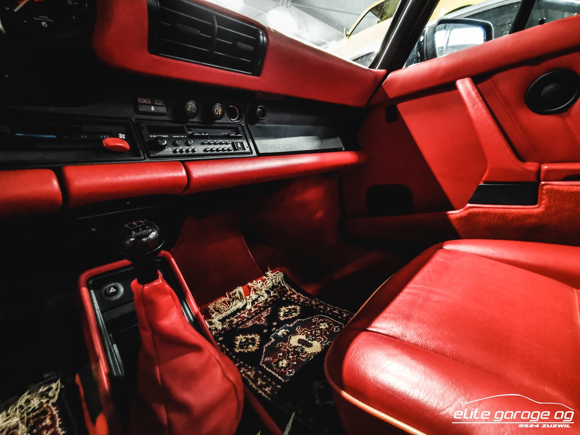 PORSCHE 911 Carrera Cabrio-image-15