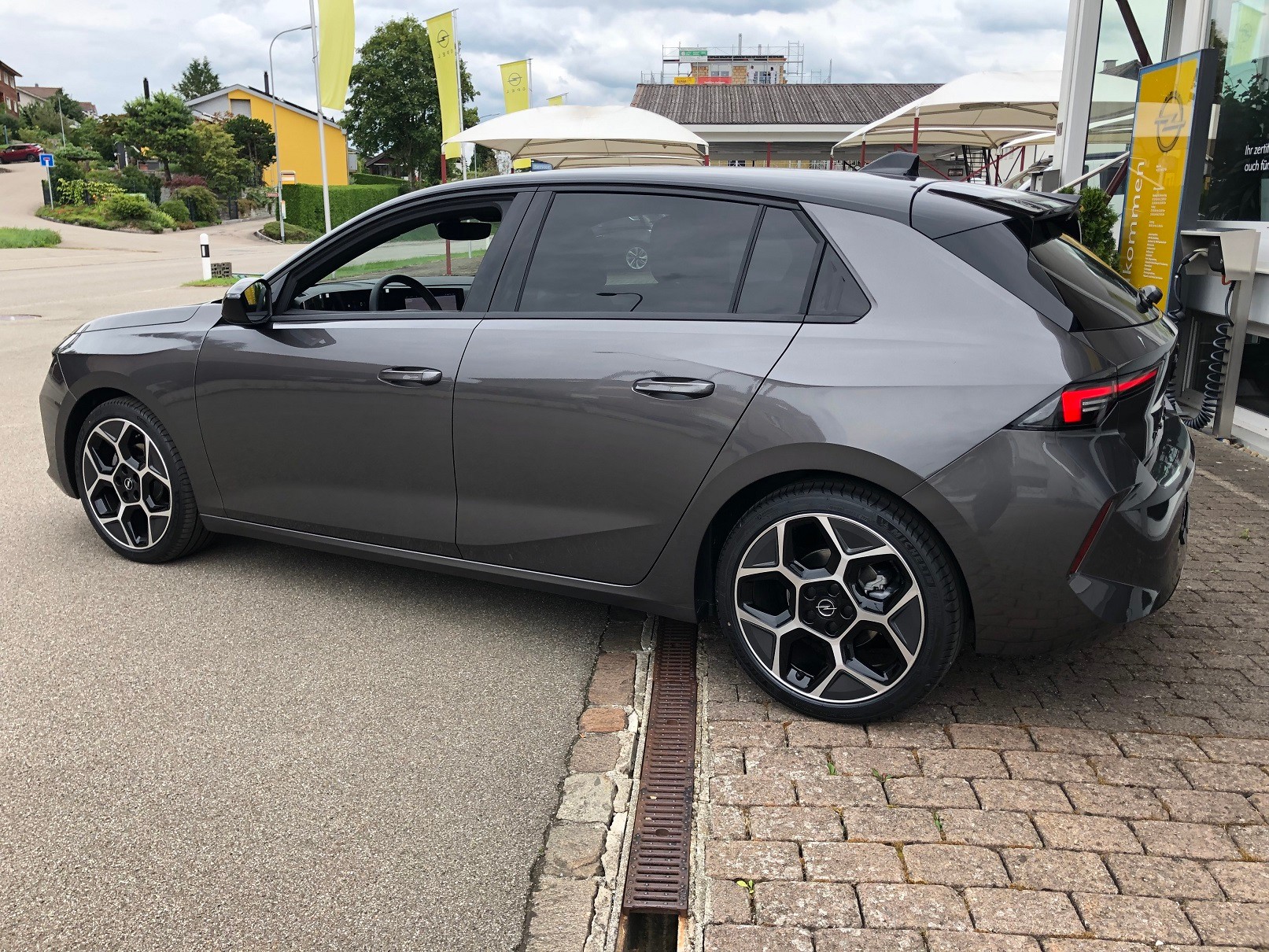 OPEL Astra 1.2 T 130 Swiss Plus-showroom-element-3