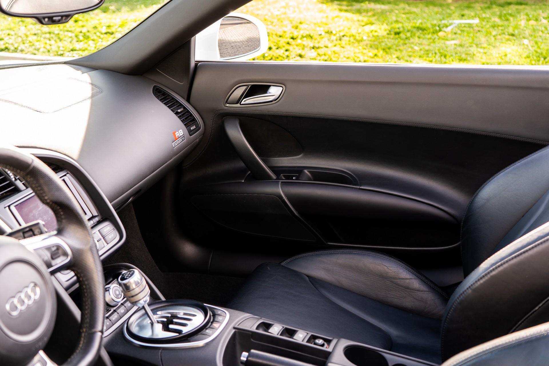 AUDI R8 Spyder 4.2-image-13