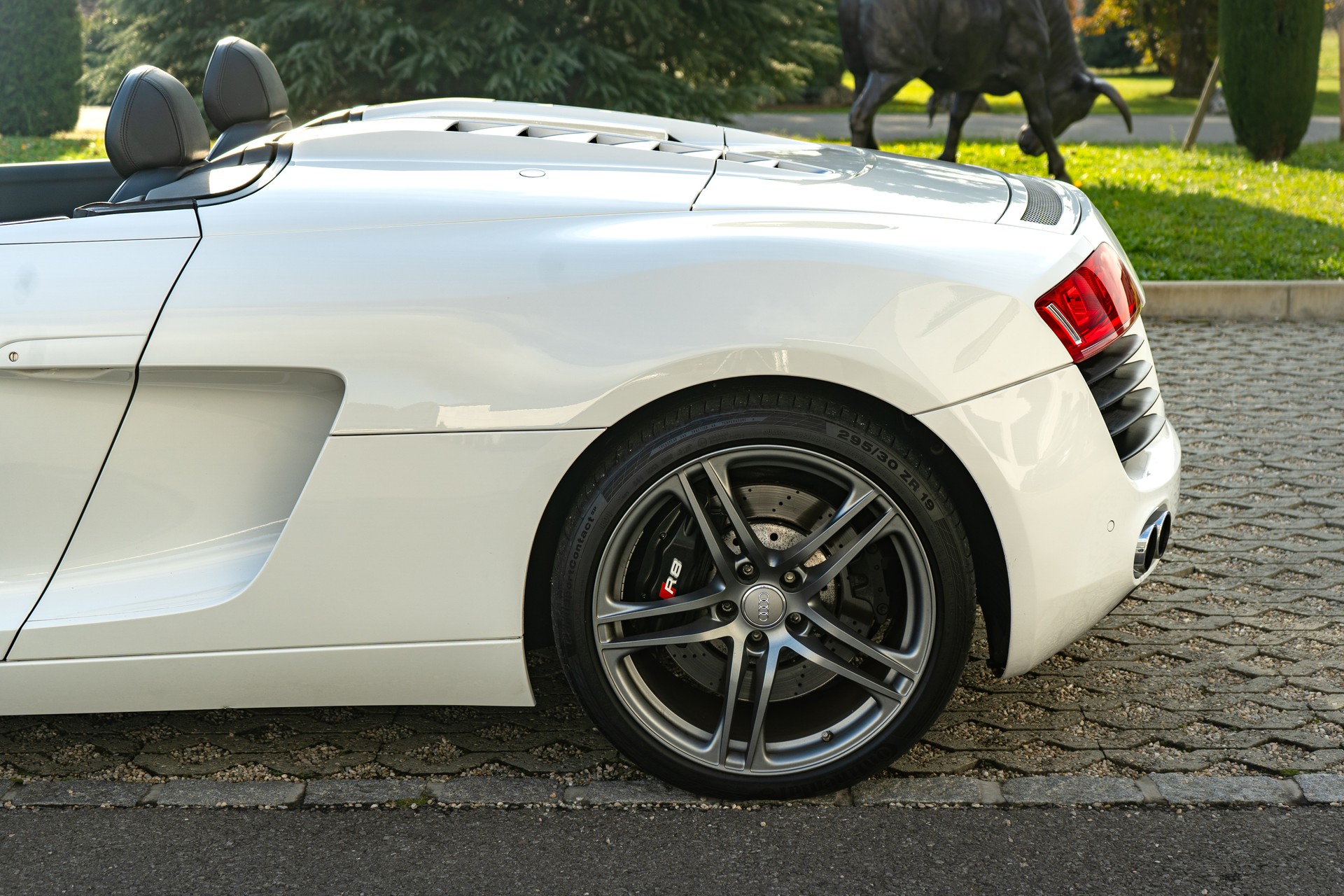 AUDI R8 Spyder 4.2-image-8