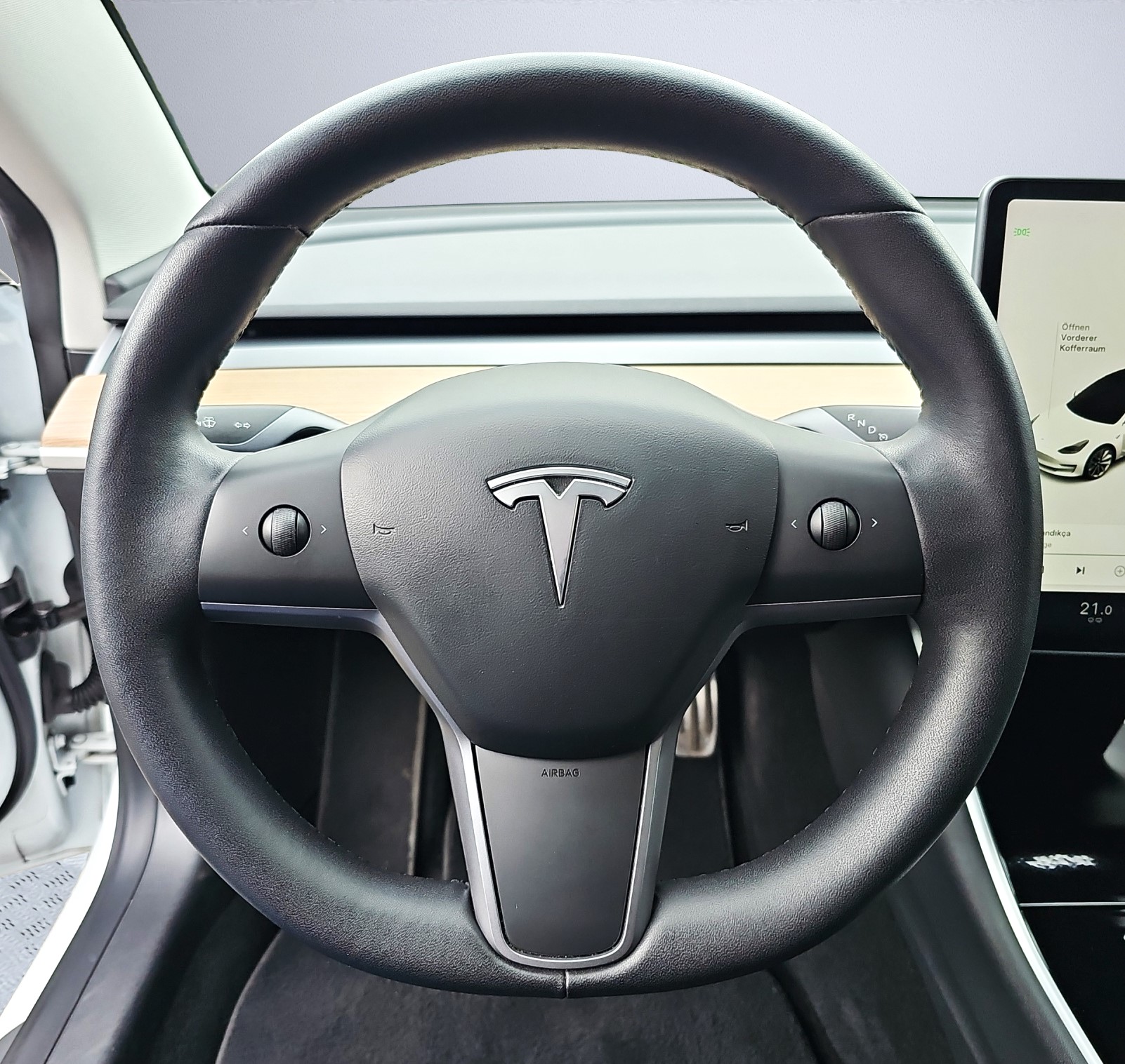 TESLA Model 3 Long Range Dual Motor AWD-image-11