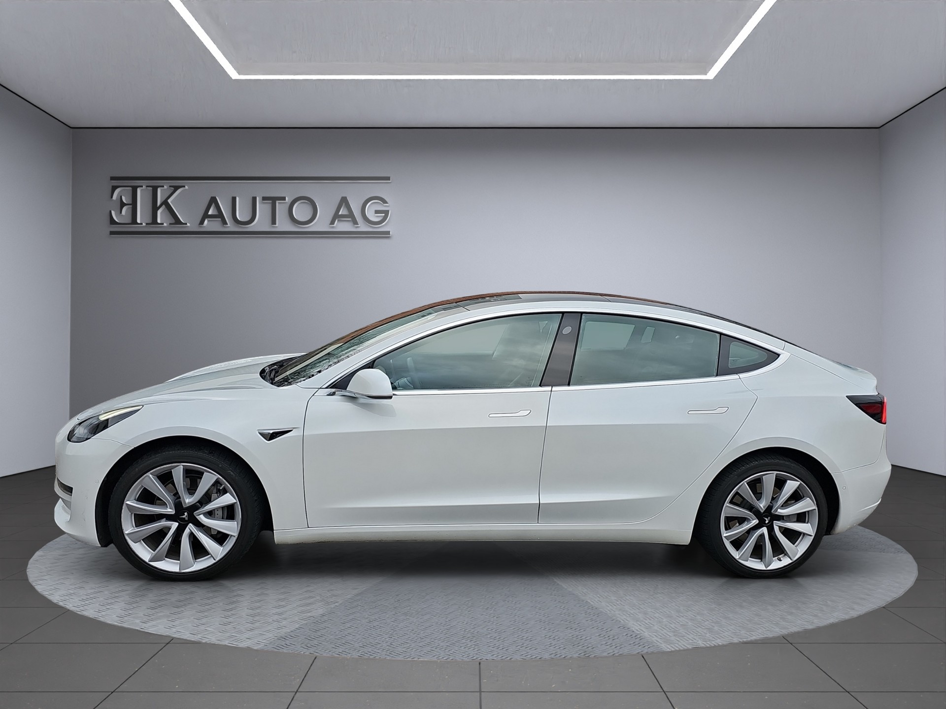 TESLA Model 3 Long Range Dual Motor AWD-image-1
