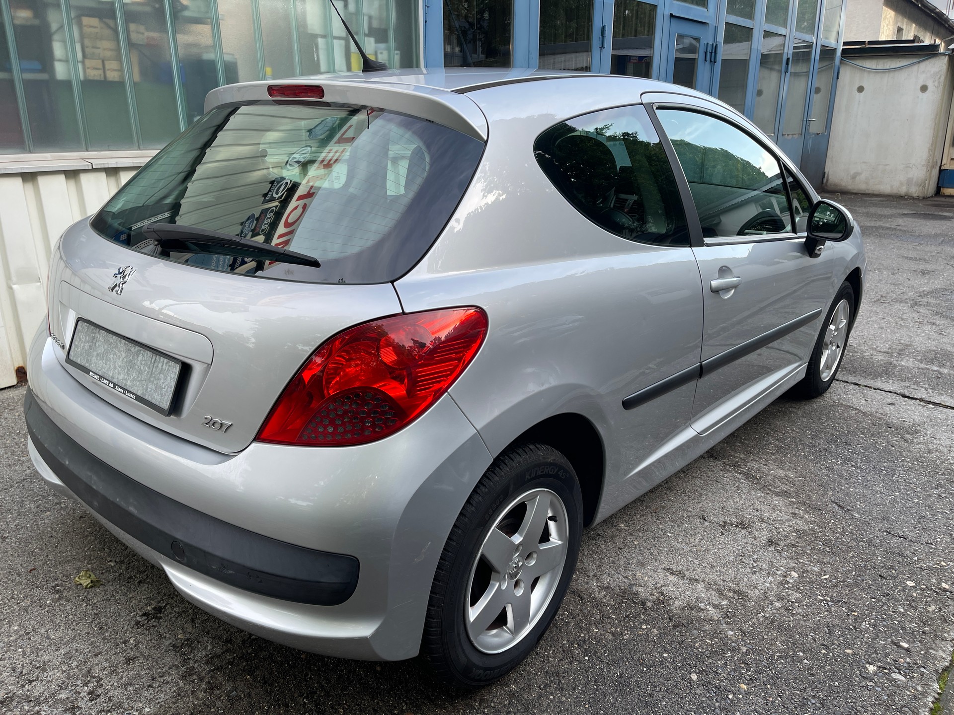 PEUGEOT 207 1.4 16V Trendy Clim'-image-2