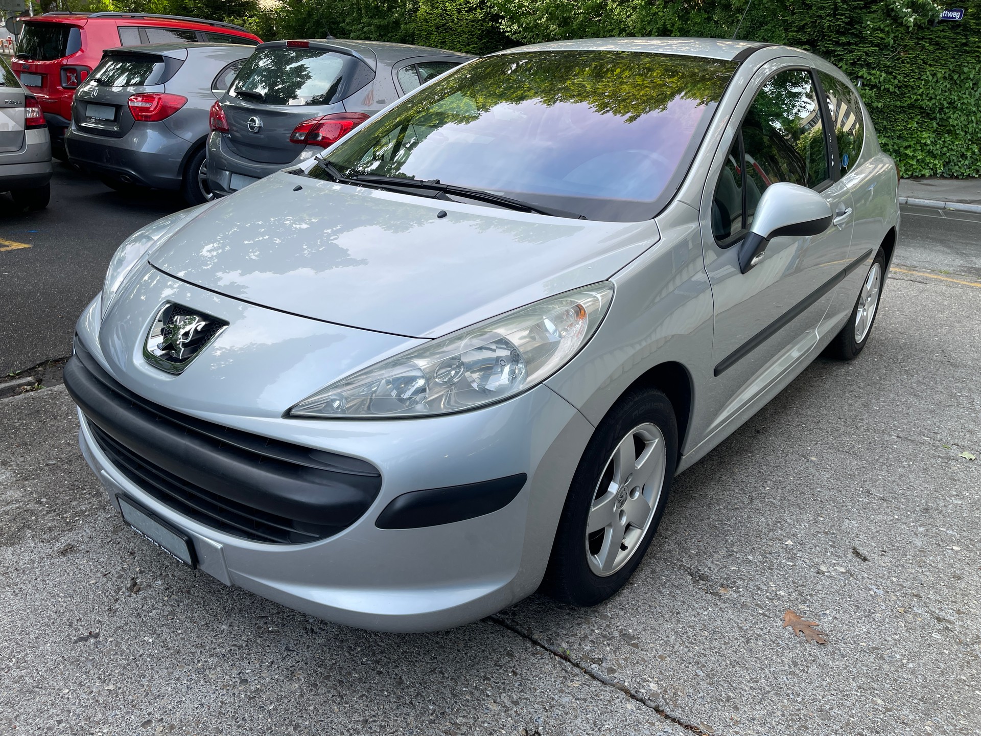 PEUGEOT 207 1.4 16V Trendy Clim'-image-0