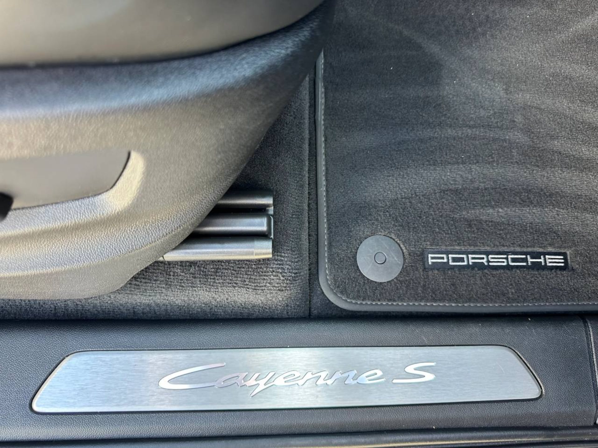 PORSCHE Cayenne S Coupé (MY24)-image-21