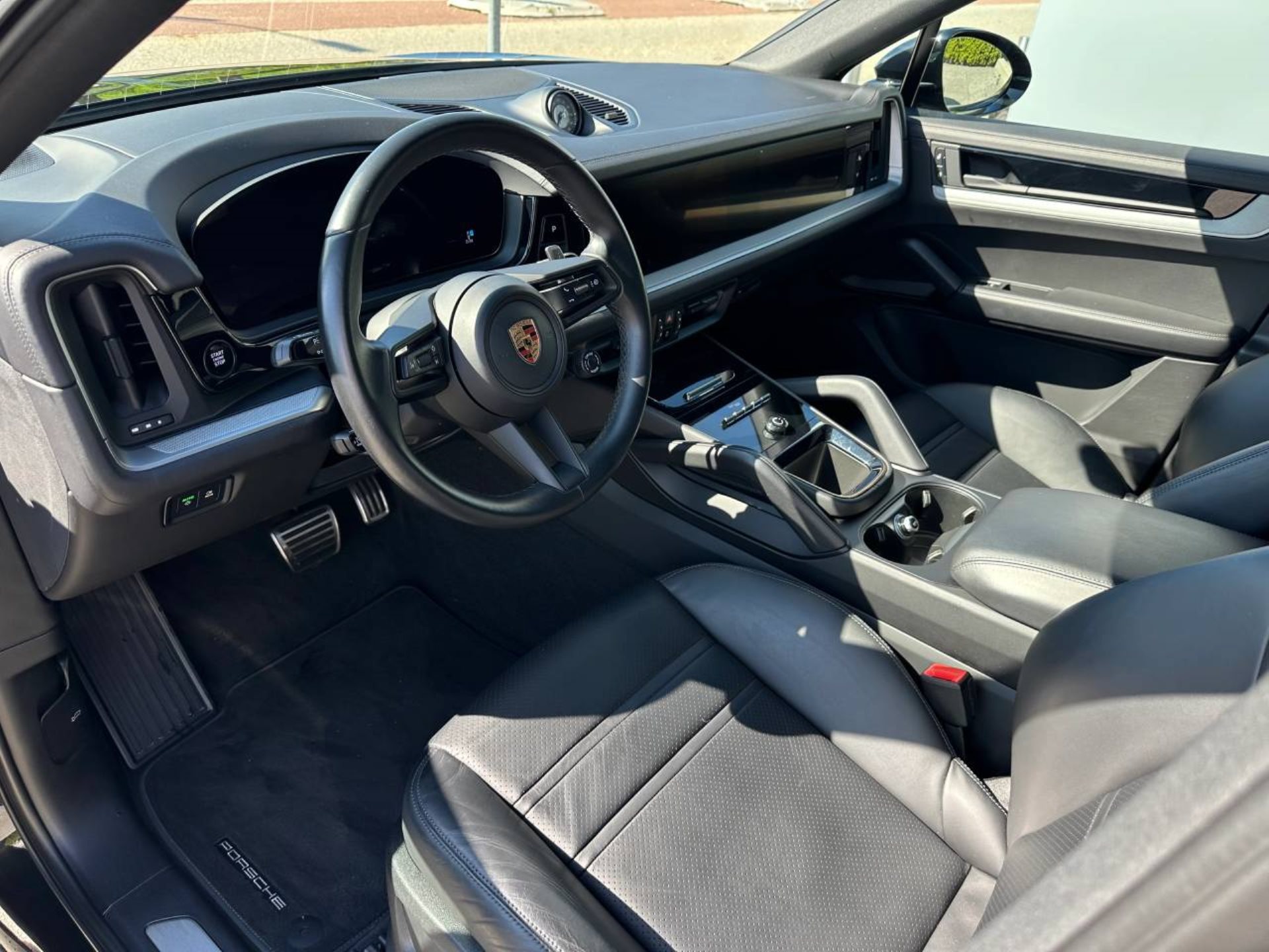 PORSCHE Cayenne S Coupé (MY24)-showroom-element-3