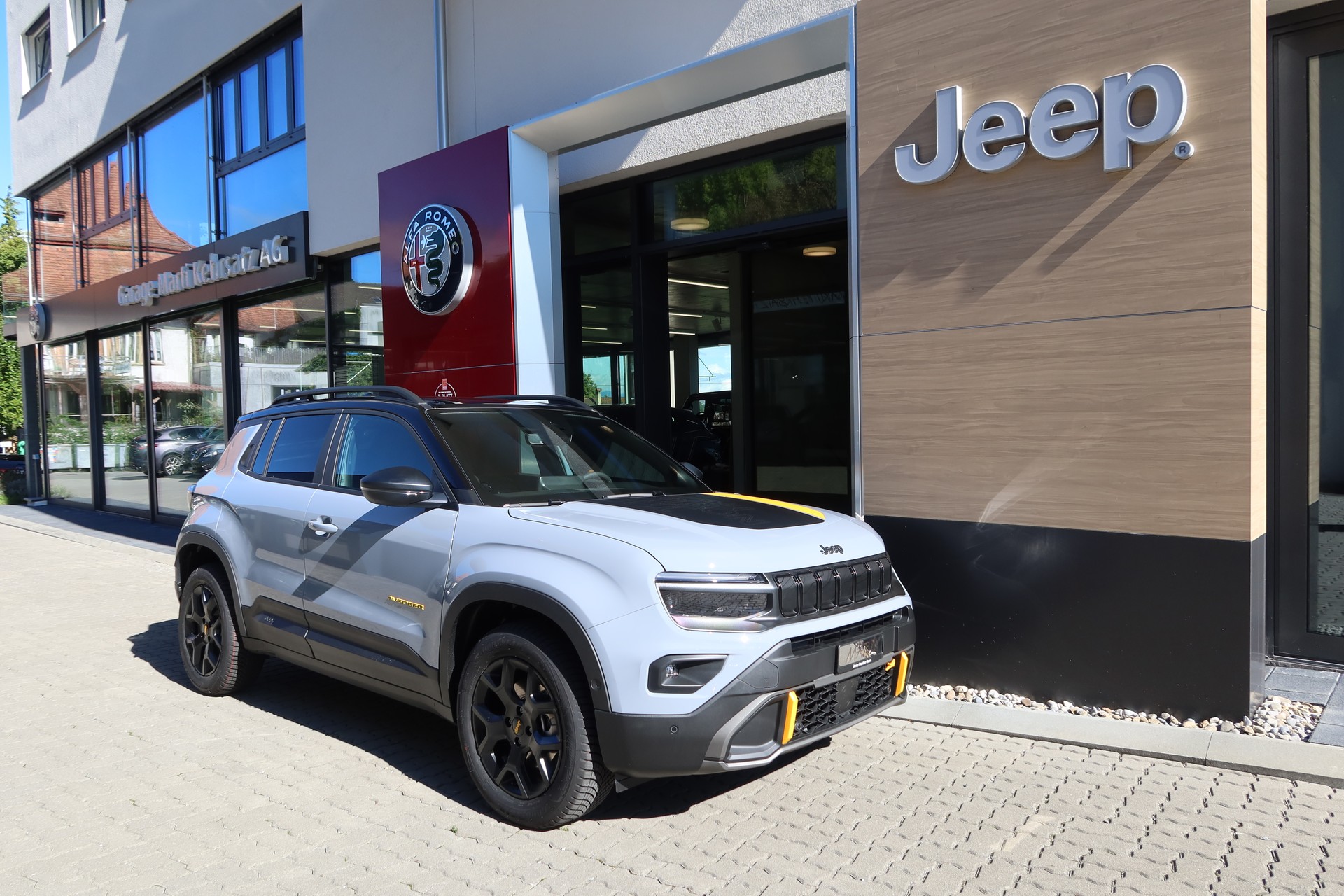 JEEP Avenger 1.2 T TNF 4xe-image-0