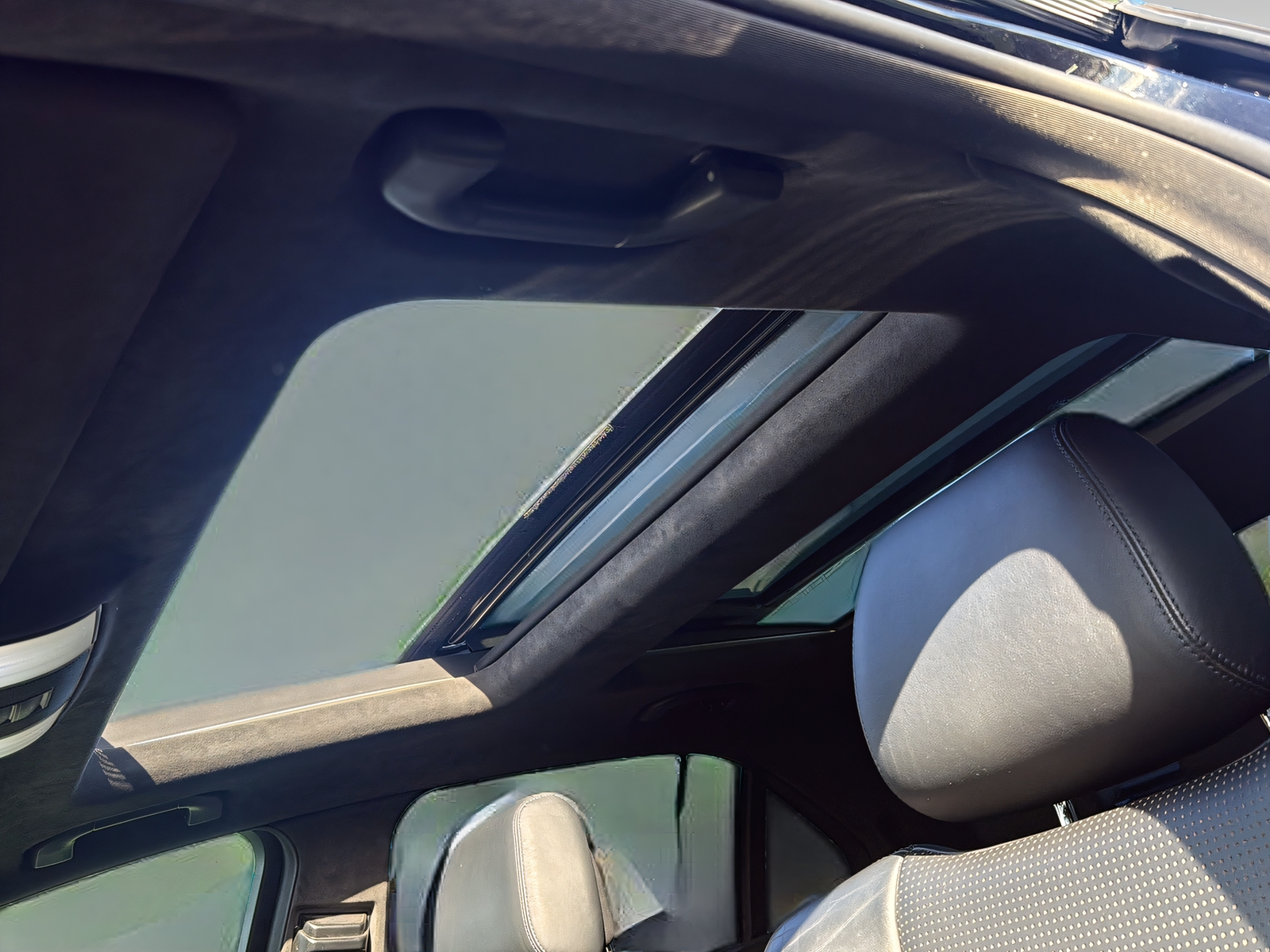 MERCEDES-BENZ E 63 CGI AMG 7G-Tronic-image-14