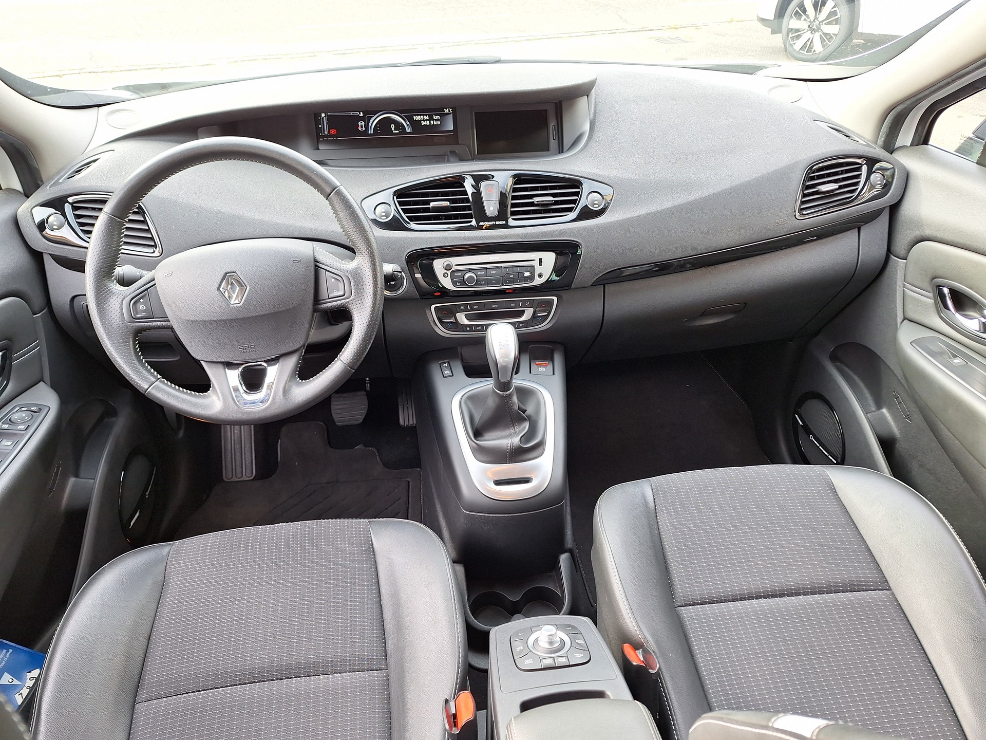 RENAULT Scénic 1.5 dCi Bose Automat mit AHK *frisch ab MFK*-image-6
