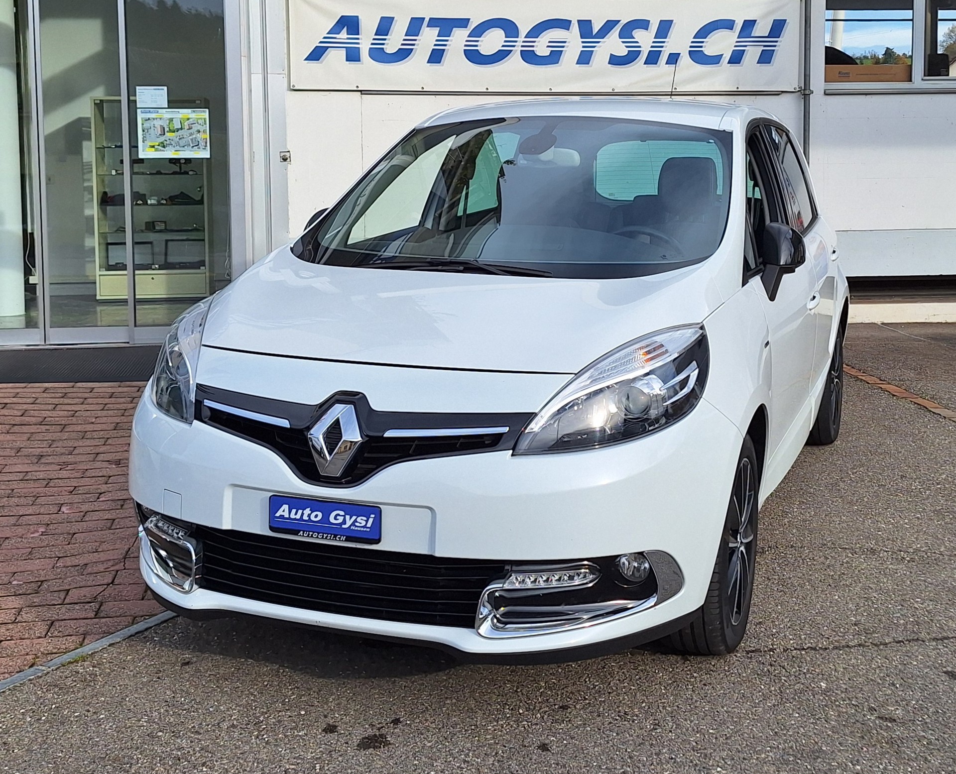 RENAULT Scénic 1.5 dCi Bose Automat mit AHK *frisch ab MFK*-image-14