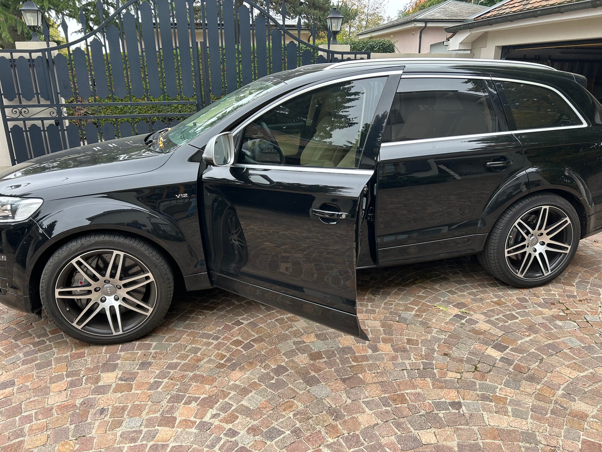 AUDI Q7 6.0 TDI V12 quattro tiptronic-image-0