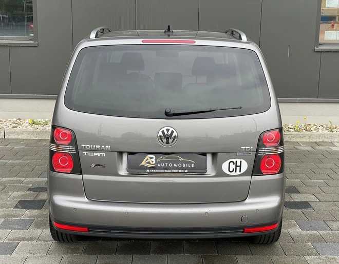 VW Touran 1.9 TDI BlueMotion Team-image-8