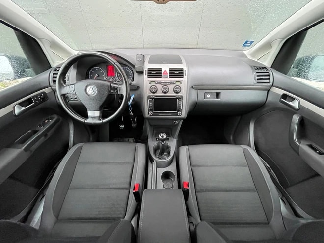 VW Touran 1.9 TDI BlueMotion Team-image-10