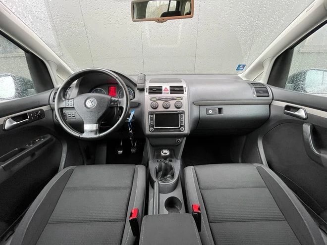 VW Touran 1.9 TDI BlueMotion Team-image-9