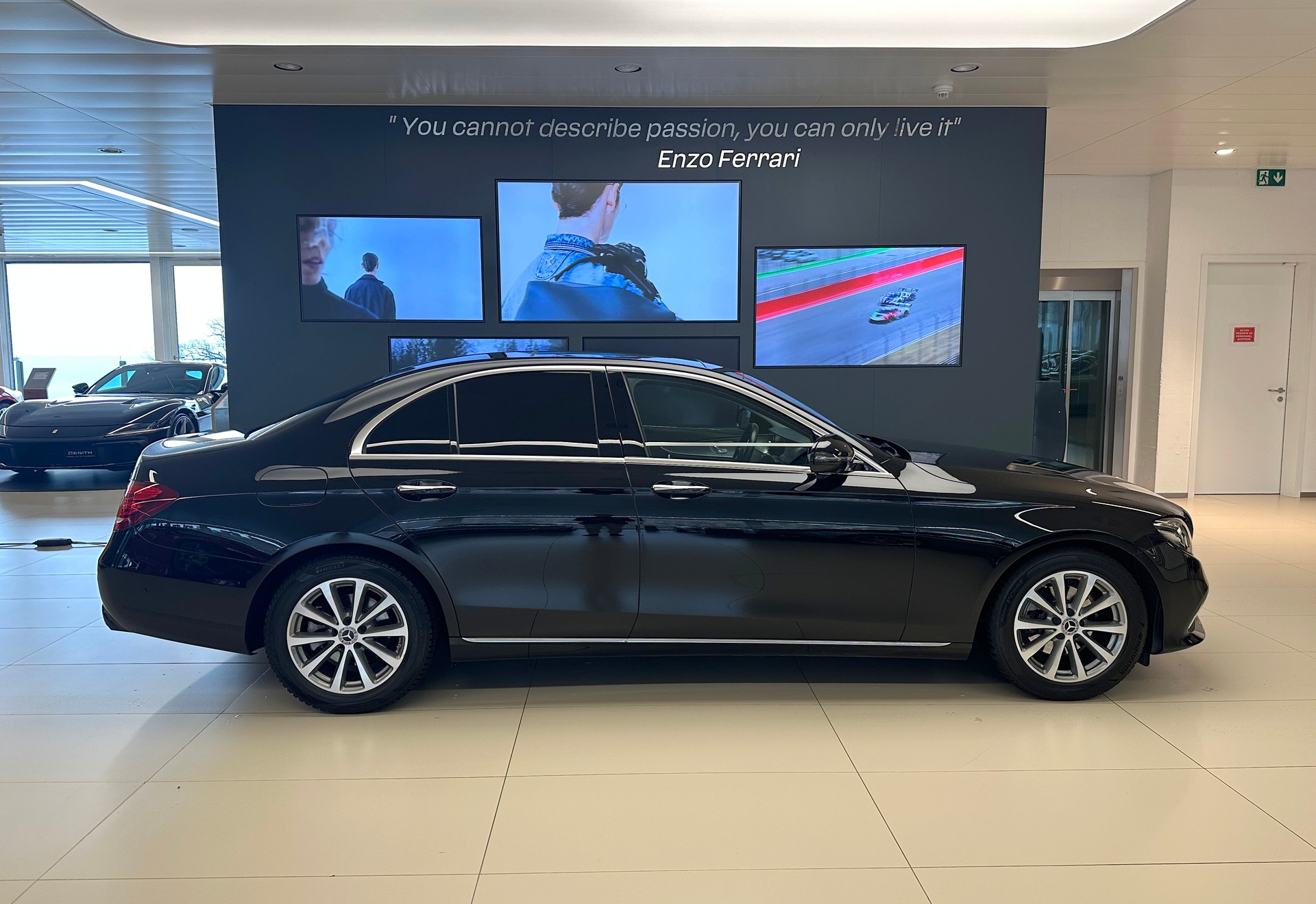 MERCEDES-BENZ E 200 9G-Tronic-image-3
