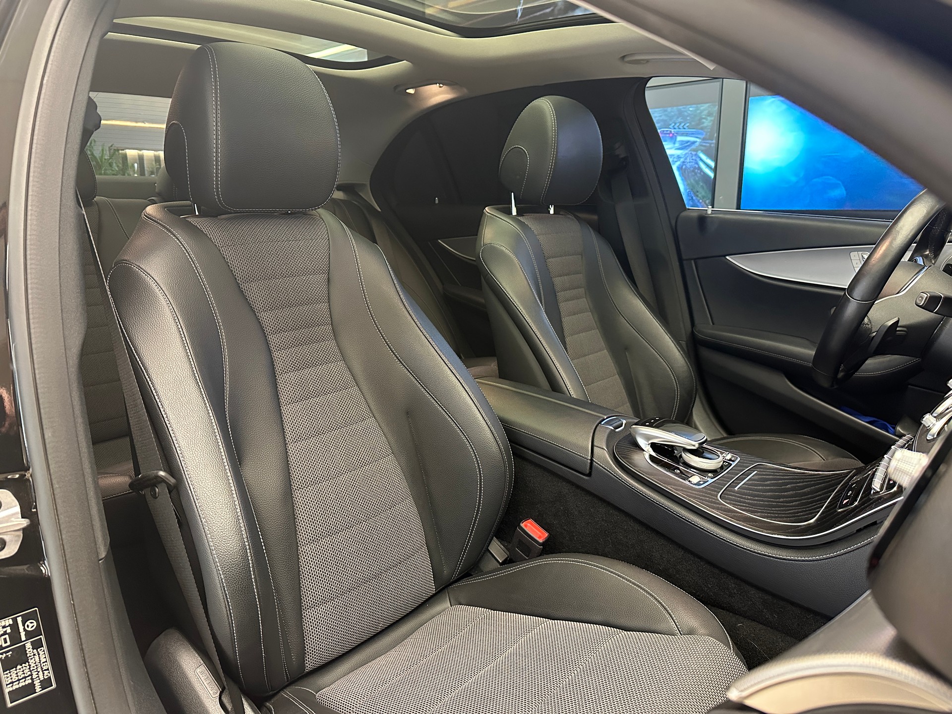 MERCEDES-BENZ E 200 9G-Tronic-image-9