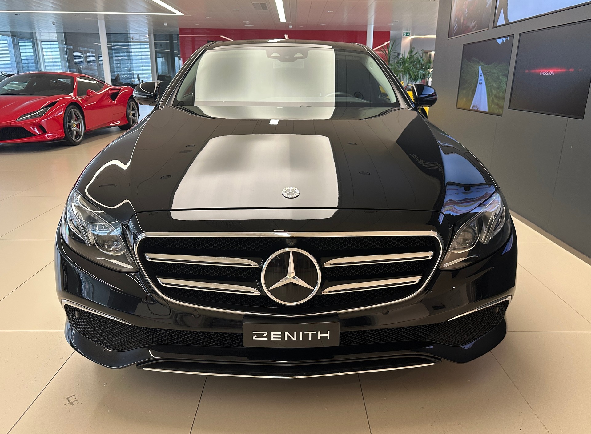 MERCEDES-BENZ E 200 9G-Tronic-image-1