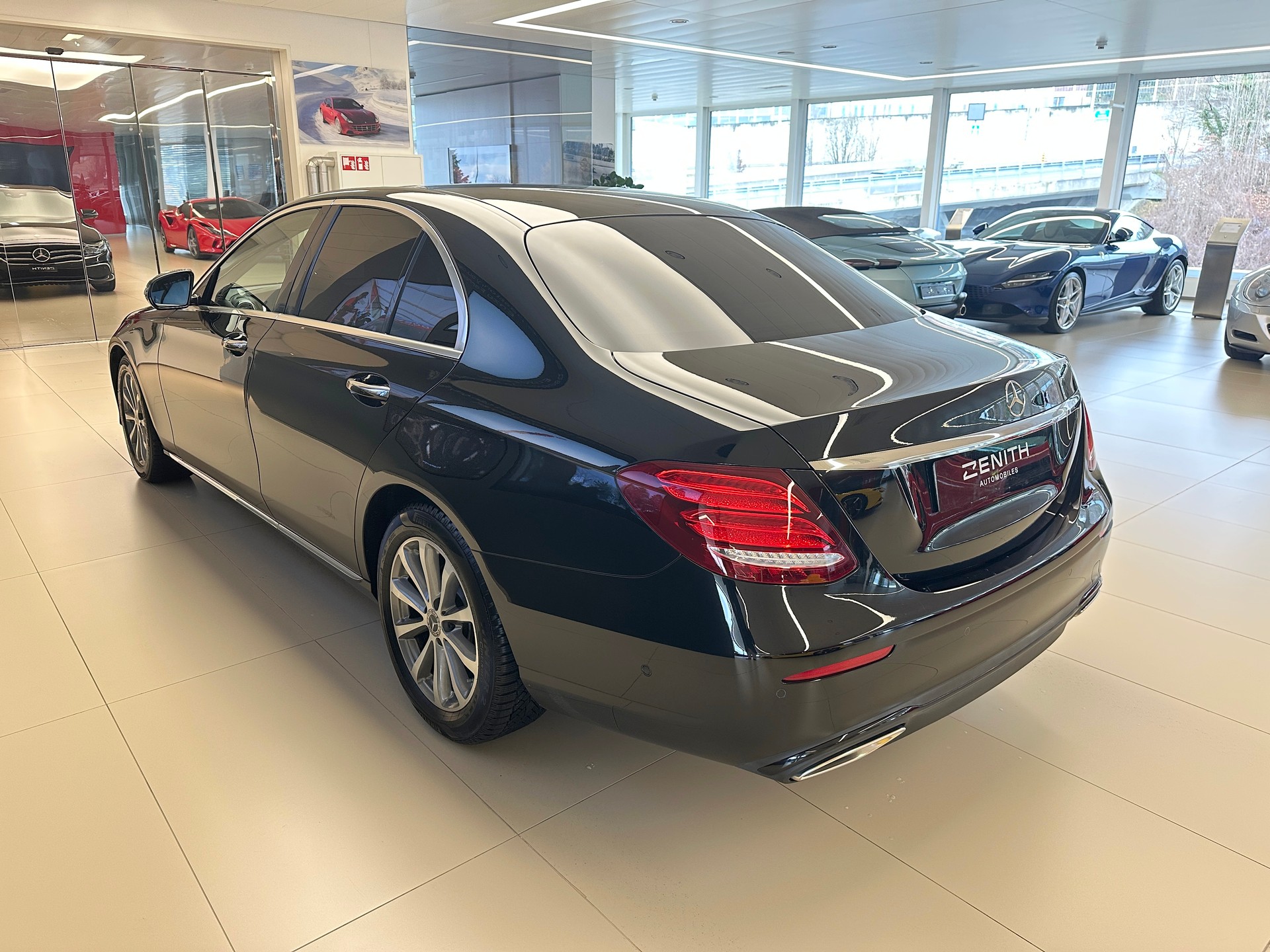 MERCEDES-BENZ E 200 9G-Tronic-image-6