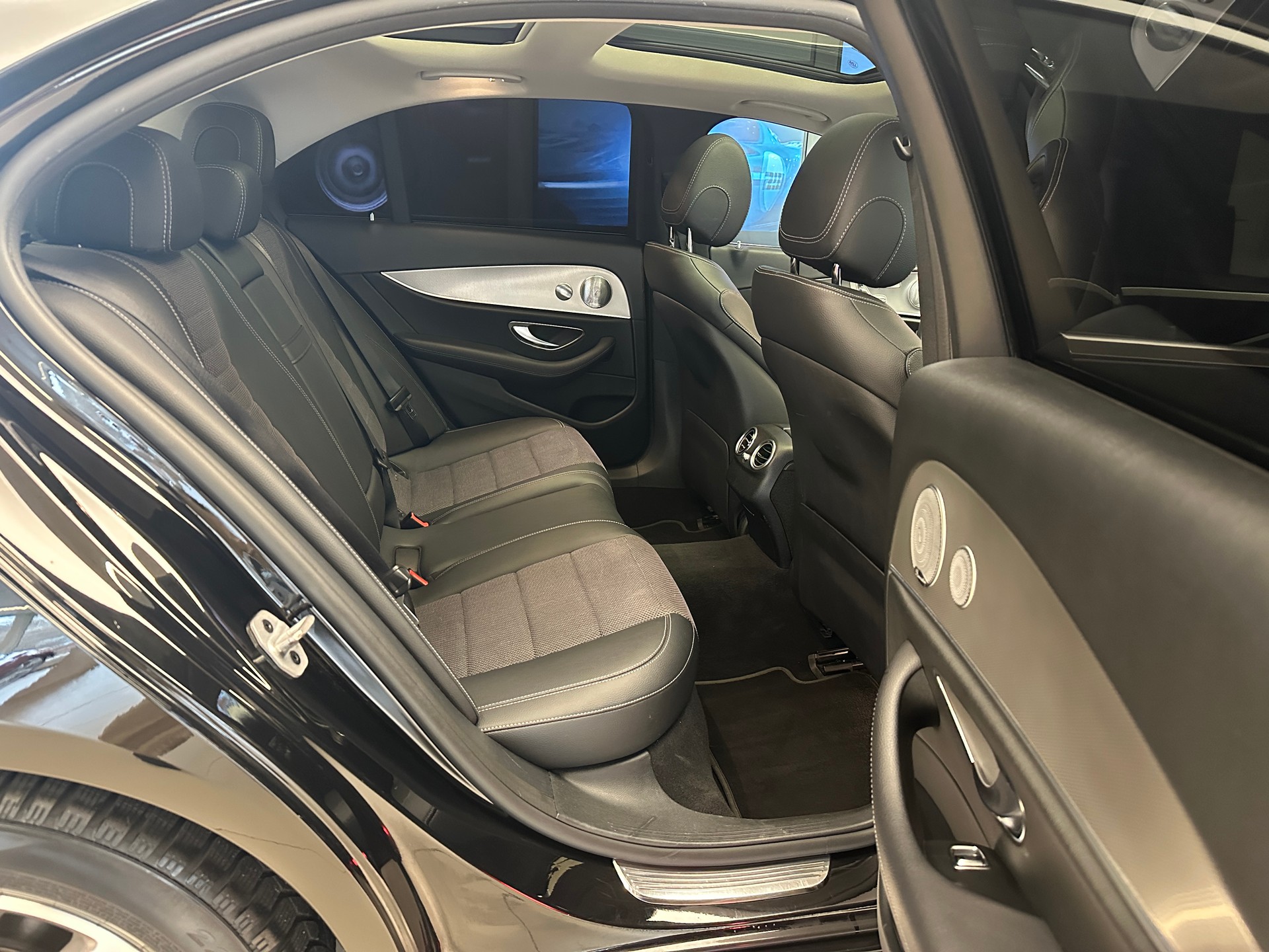 MERCEDES-BENZ E 200 9G-Tronic-image-10