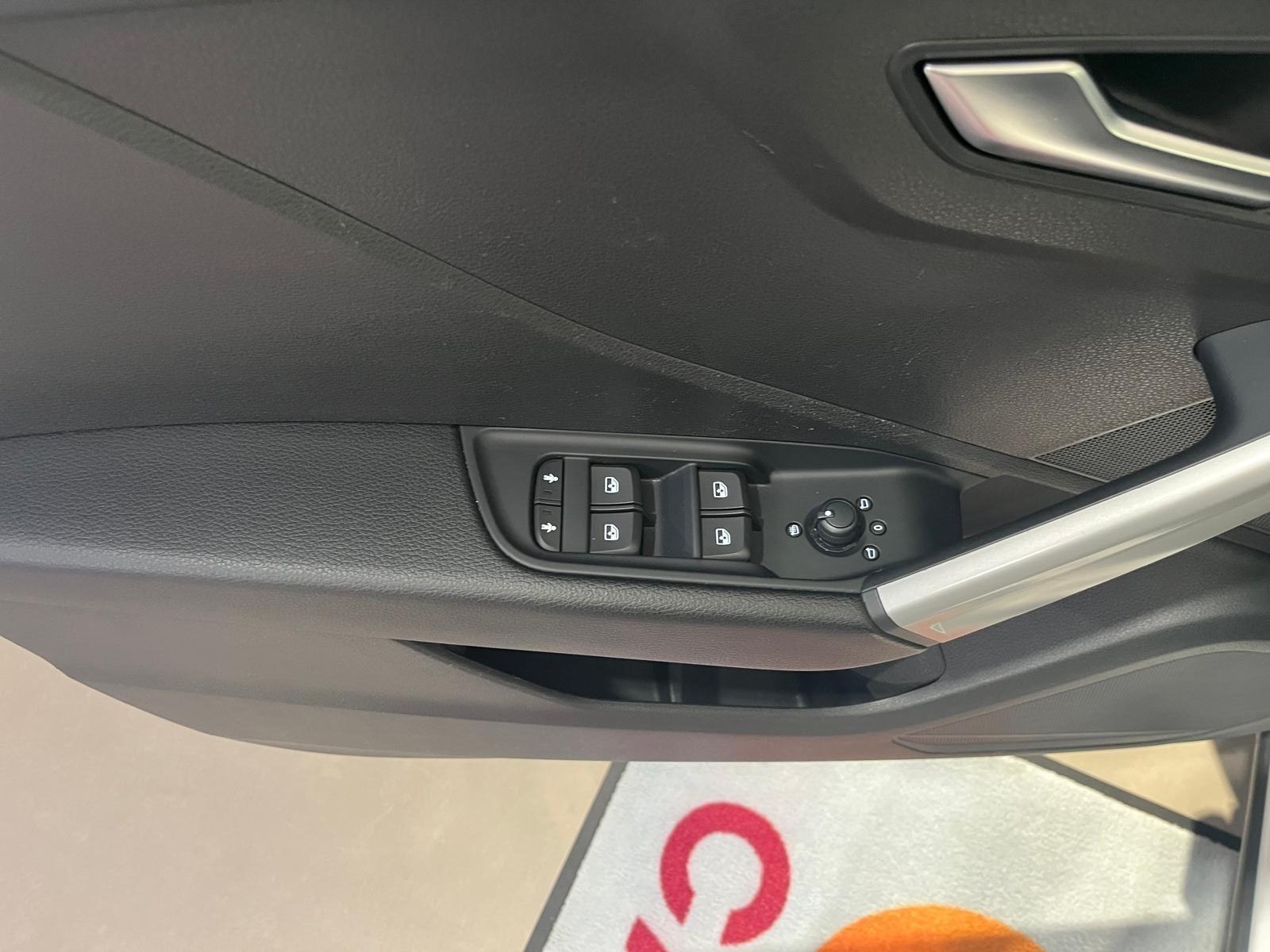 AUDI Q2 1.4 TFSI-image-12