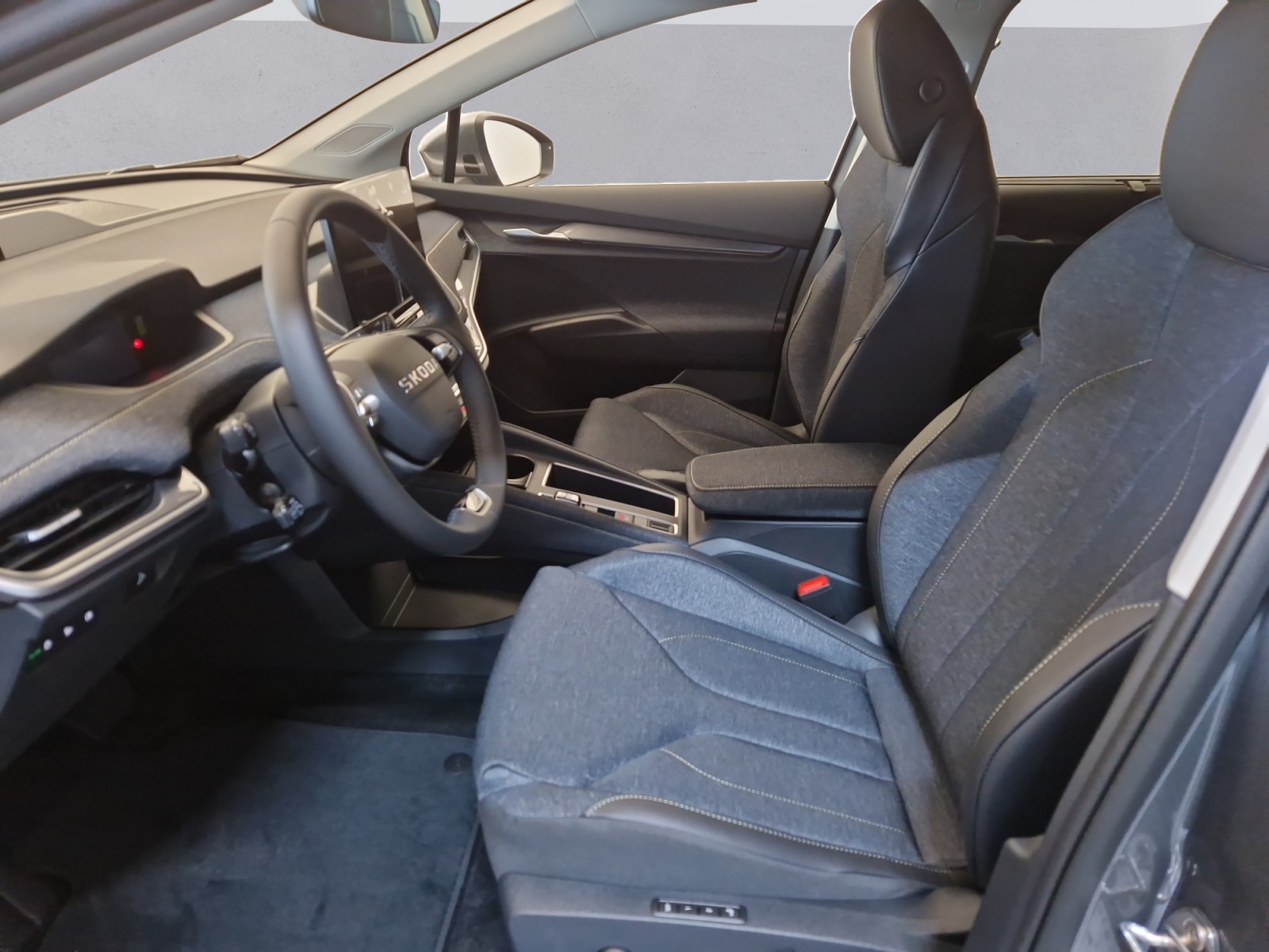 SKODA Elroq 85-image-8