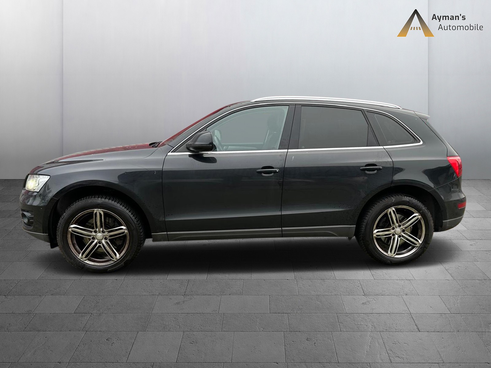 AUDI Q5 3.2 FSI quattro S-tronic-image-5