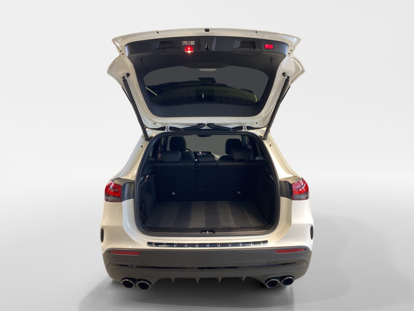 MERCEDES-BENZ GLA 45 S AMG 4MATIC+-image-4