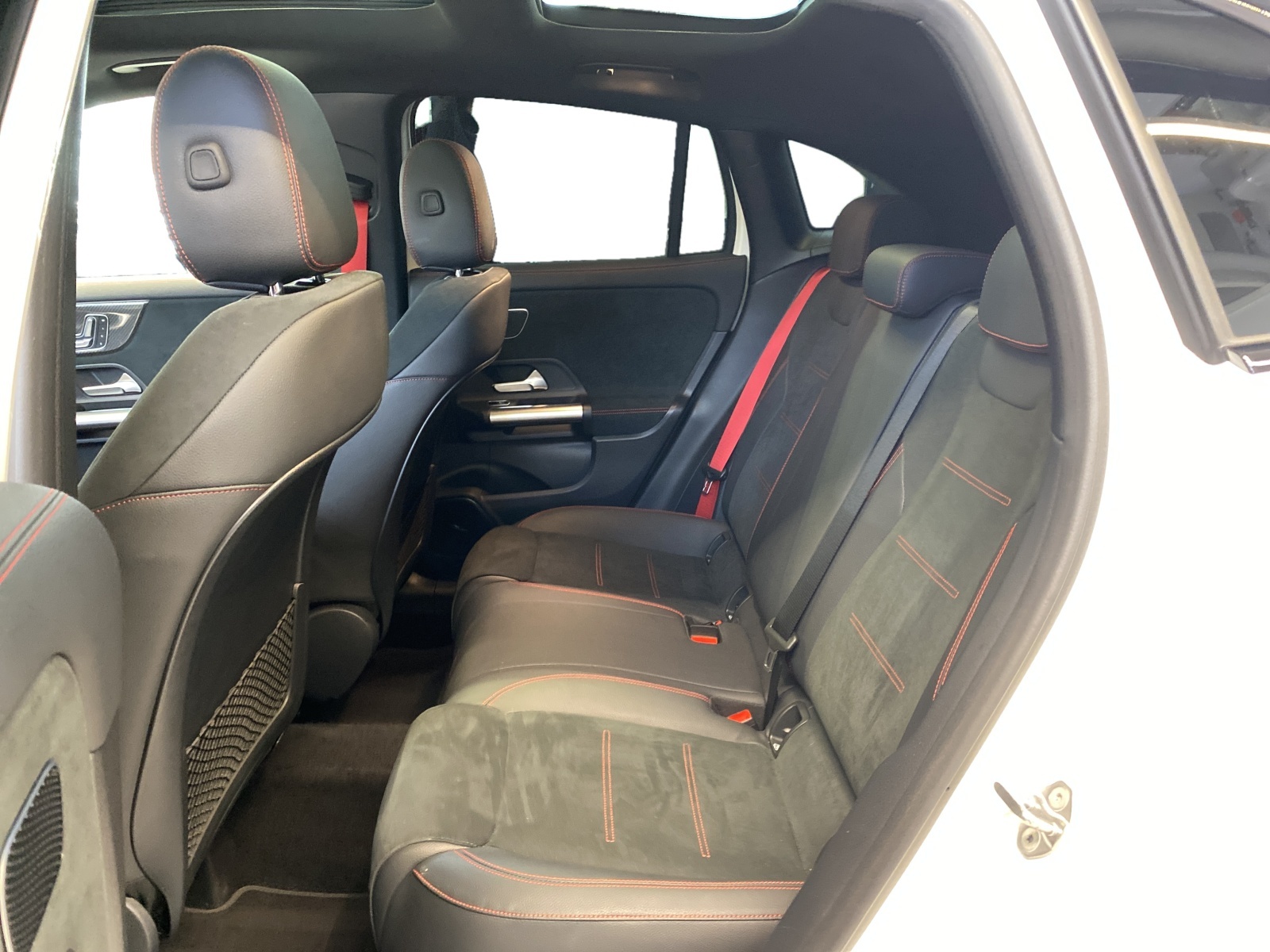 MERCEDES-BENZ GLA 45 S AMG 4MATIC+-image-7