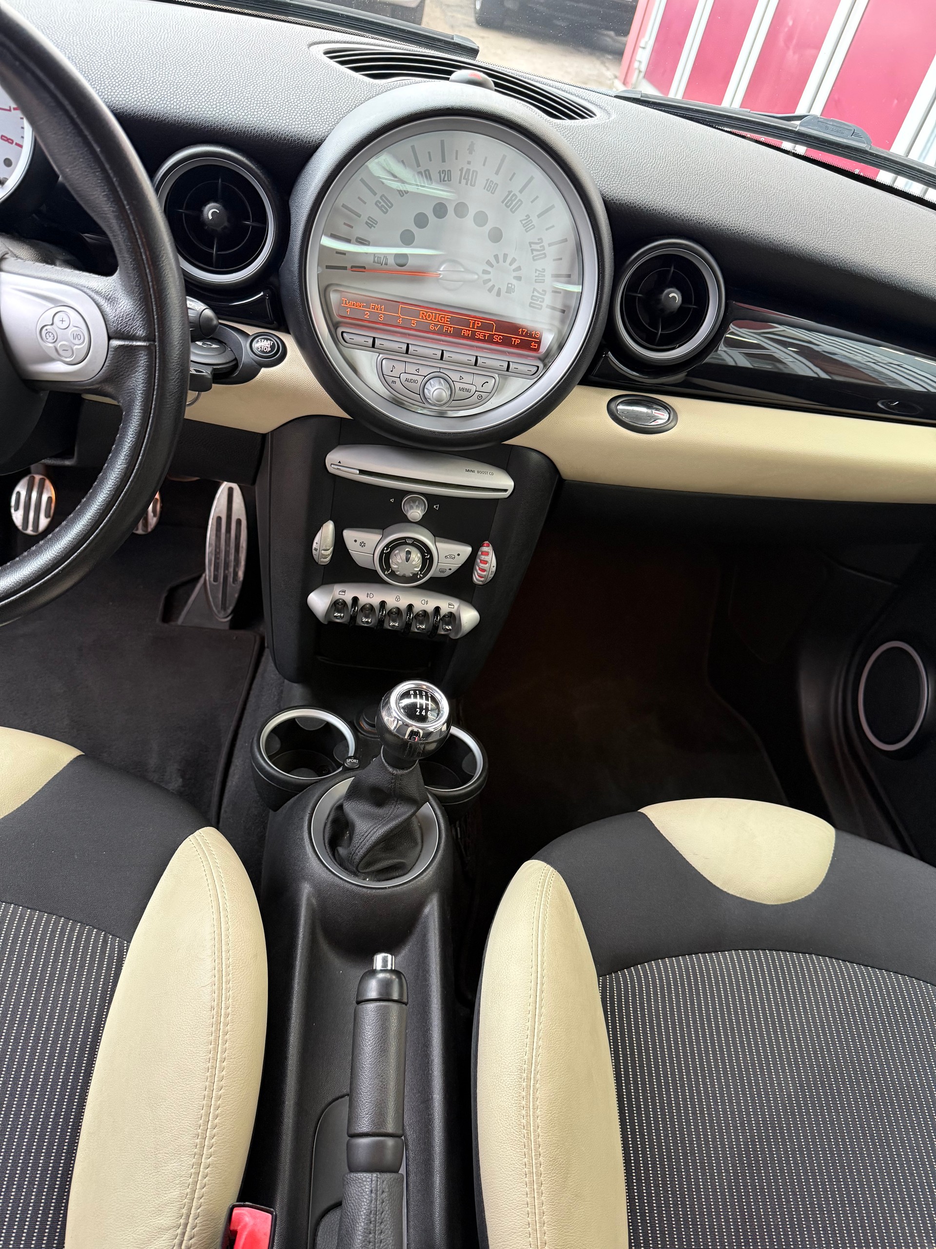 MINI Cooper S-image-6