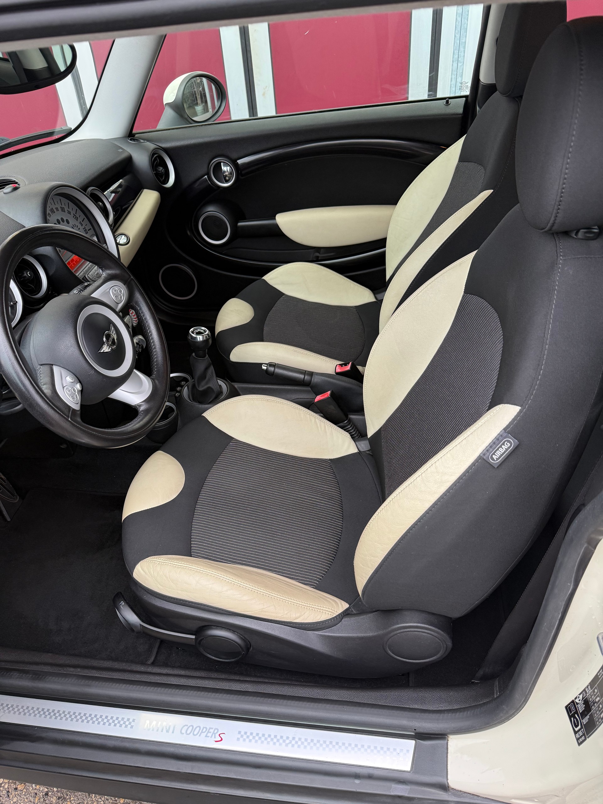 MINI Cooper S-image-5