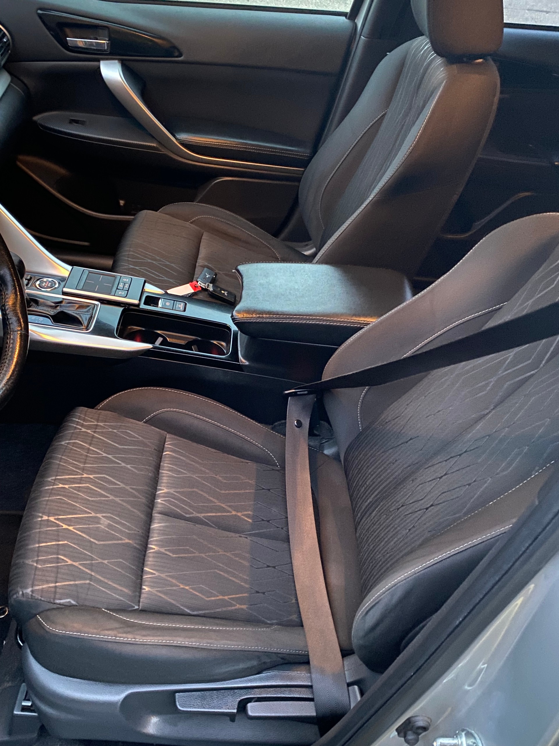 MITSUBISHI ECLIPSE-image-6