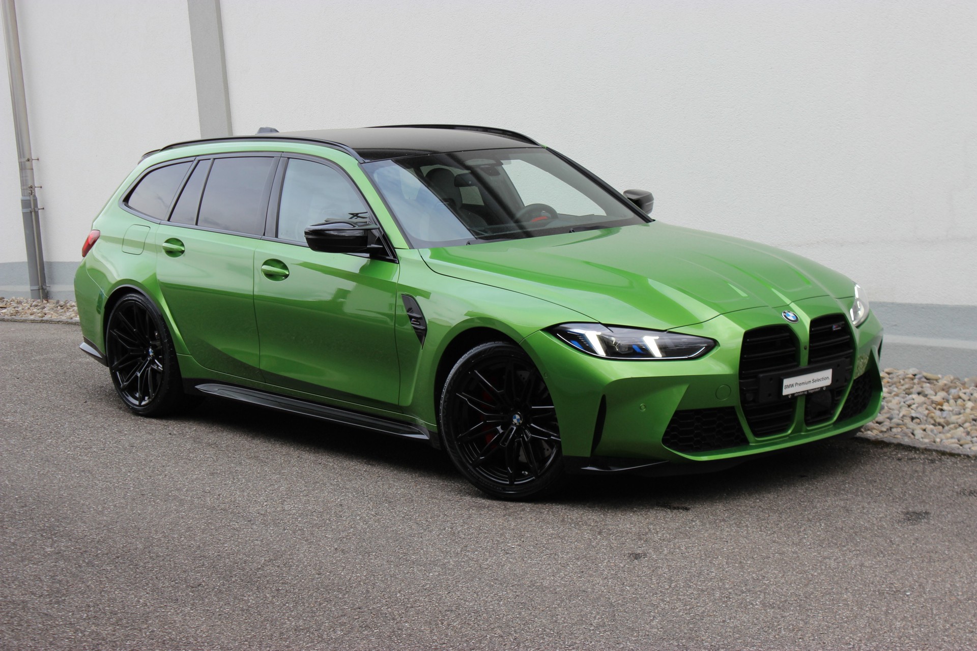 BMW M3 Competition M xDrive Touring Individual *JAVAGRÜN METALLIC*-showroom-element-2