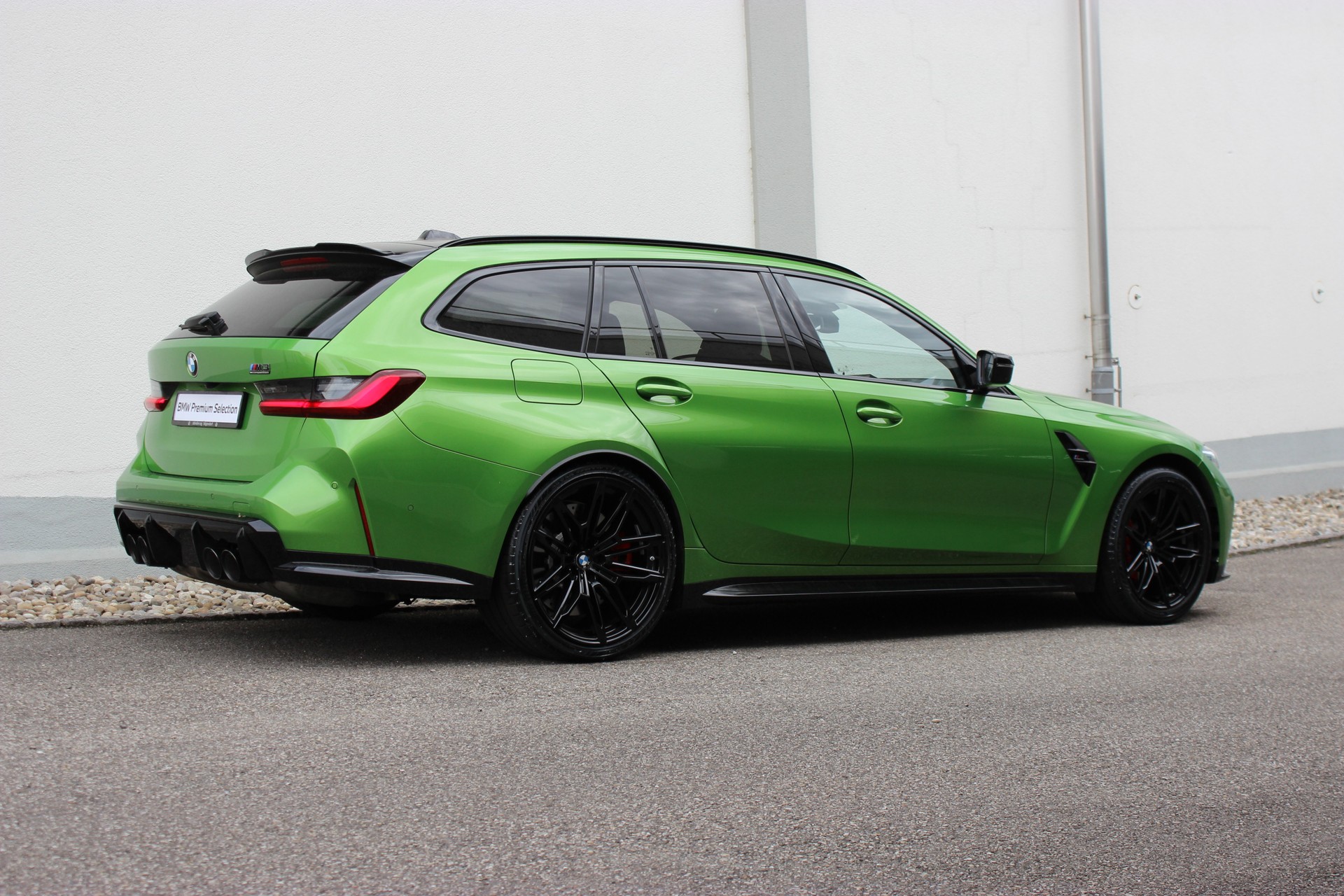 BMW M3 Competition M xDrive Touring Individual *JAVAGRÜN METALLIC*