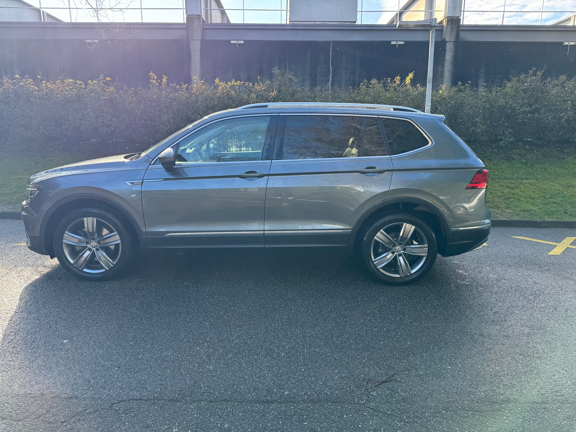 VW Tiguan Allspace 2.0TSI Highline 4Motion DSG-image-6