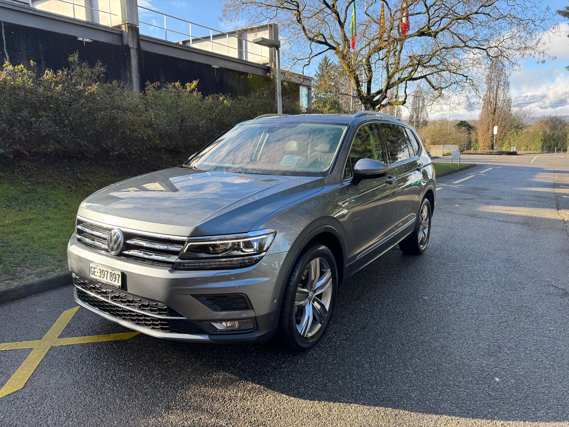 VW Tiguan Allspace 2.0TSI Highline 4Motion DSG-image-0