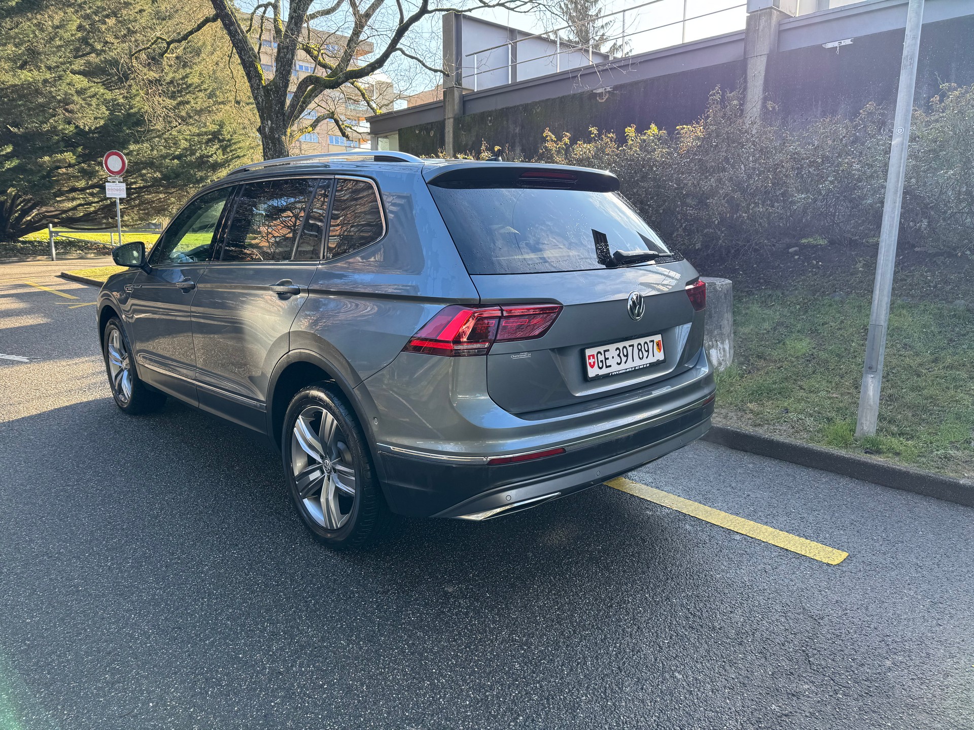 VW Tiguan Allspace 2.0TSI Highline 4Motion DSG-image-5