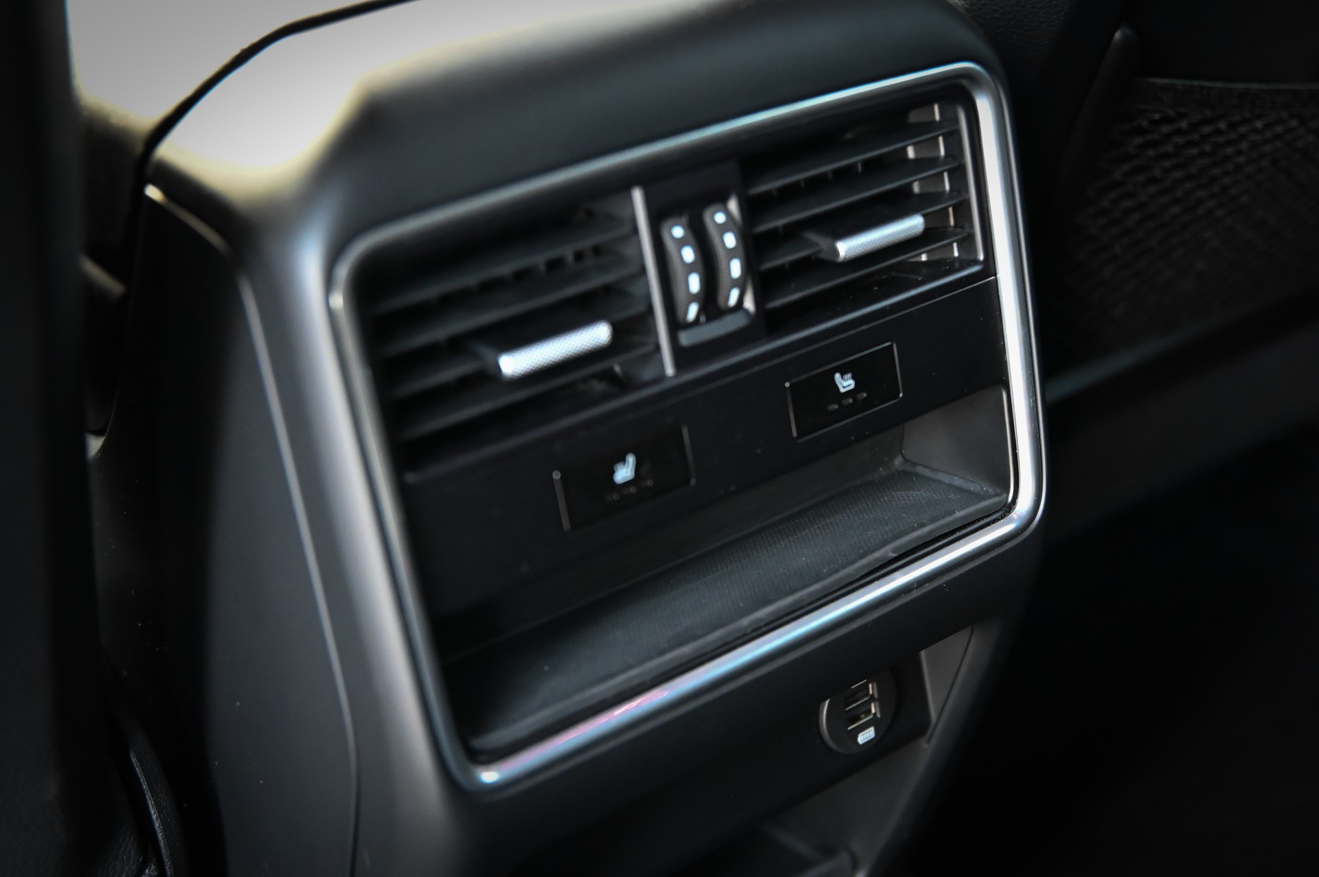 PORSCHE Cayenne-image-4