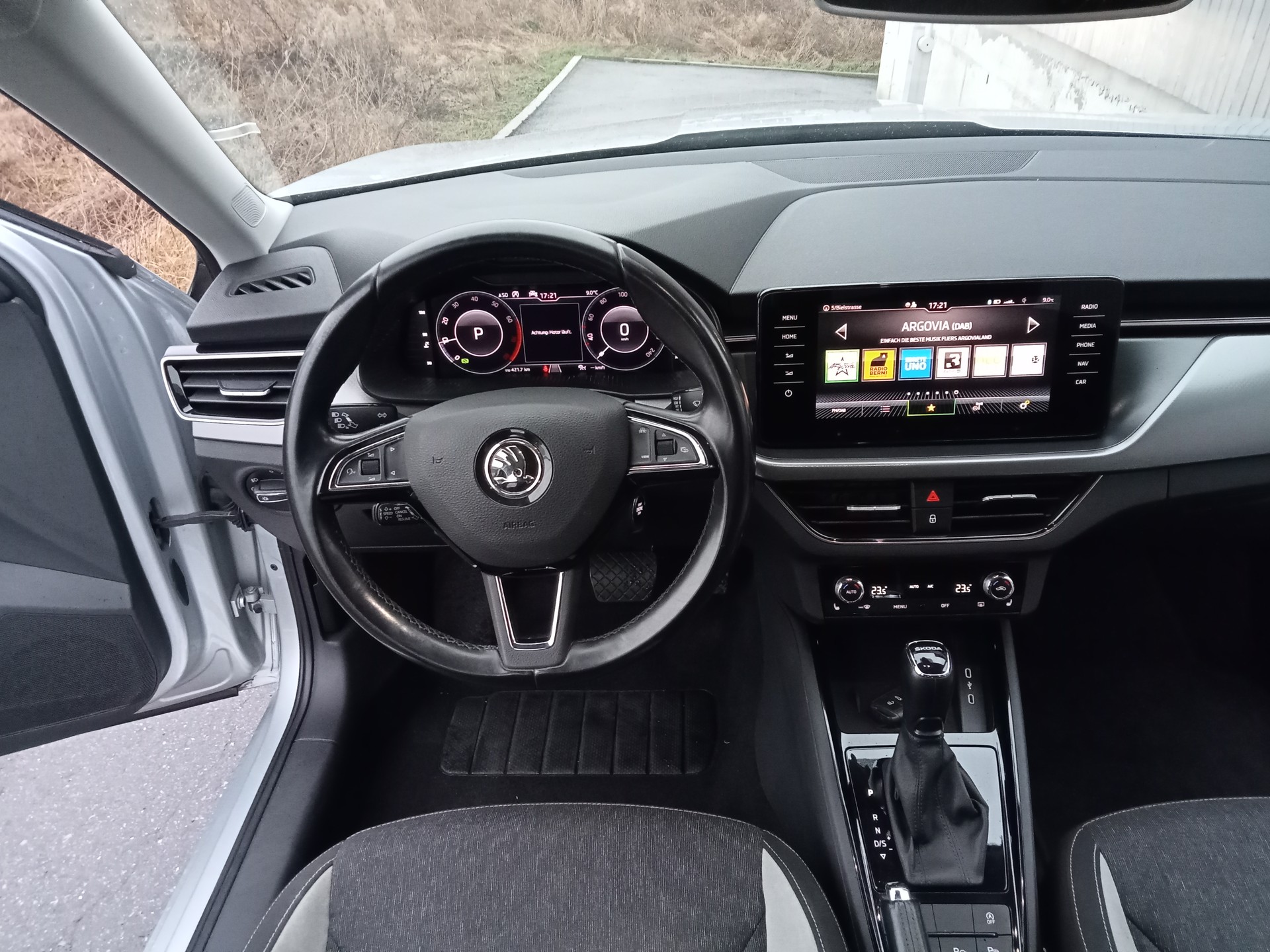 SKODA Kamiq 1.0 TGI Style-image-8
