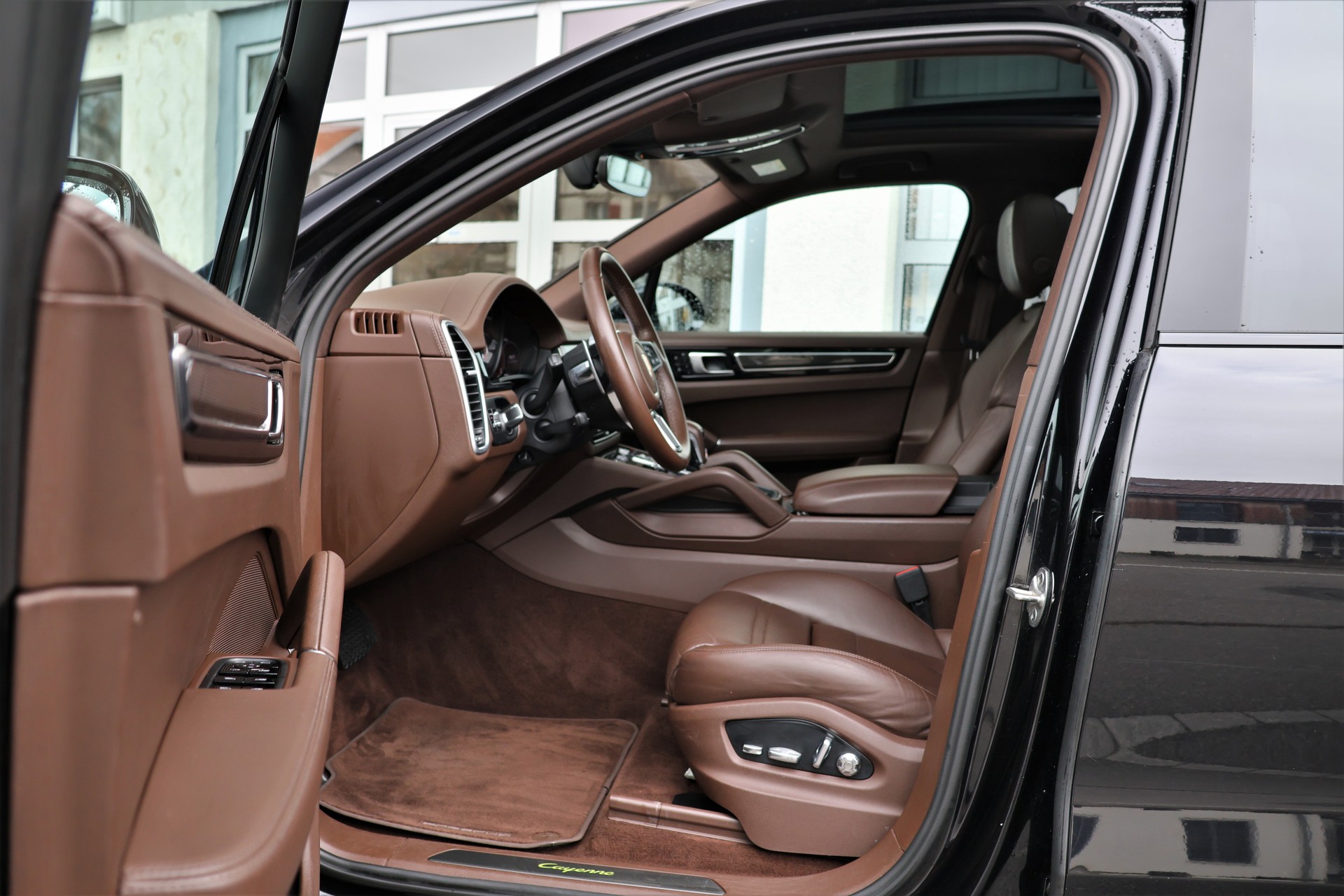 PORSCHE Cayenne E-Hybrid (CH)-image-7
