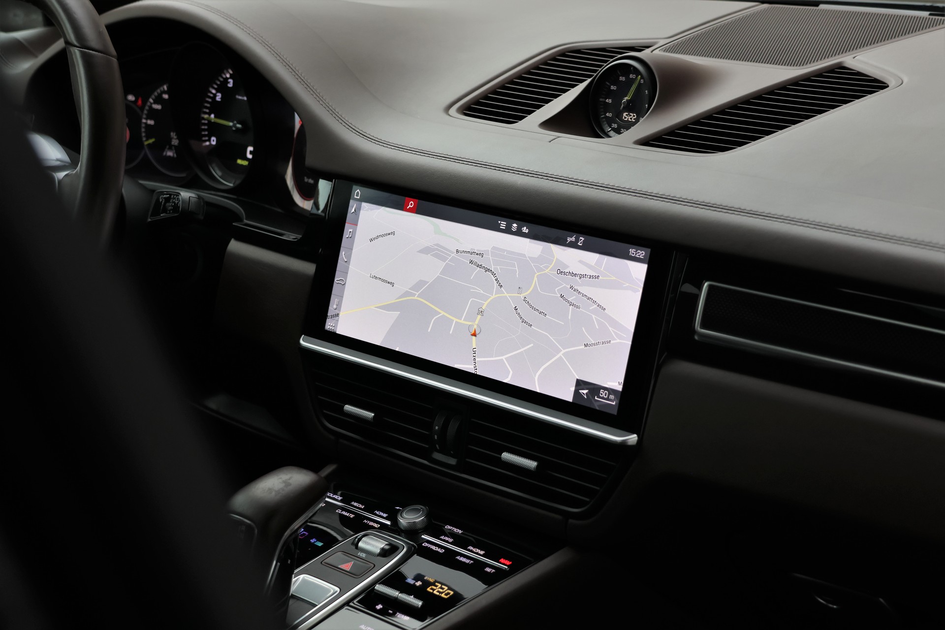 PORSCHE Cayenne E-Hybrid (CH)-image-18