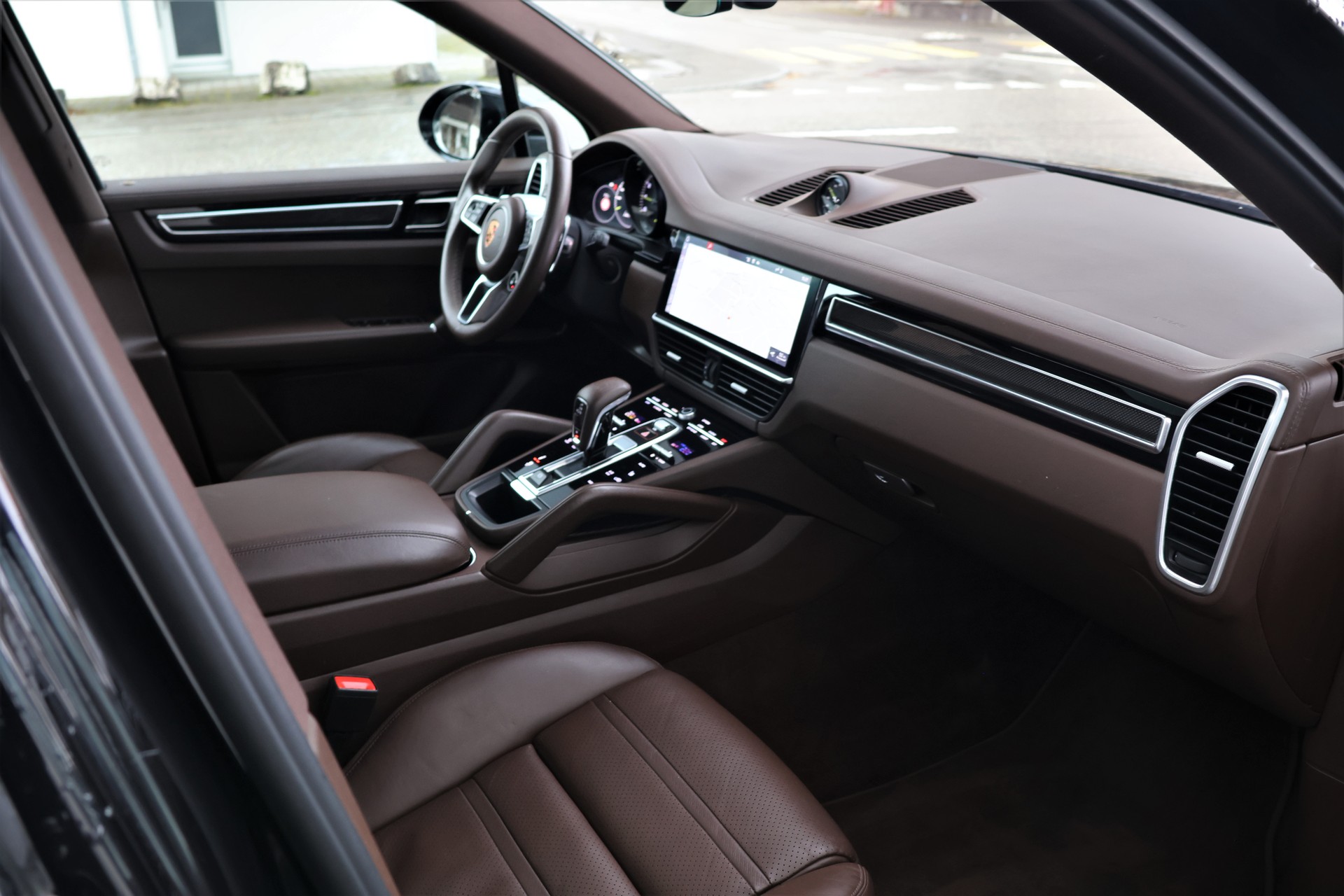 PORSCHE Cayenne E-Hybrid (CH)-image-17