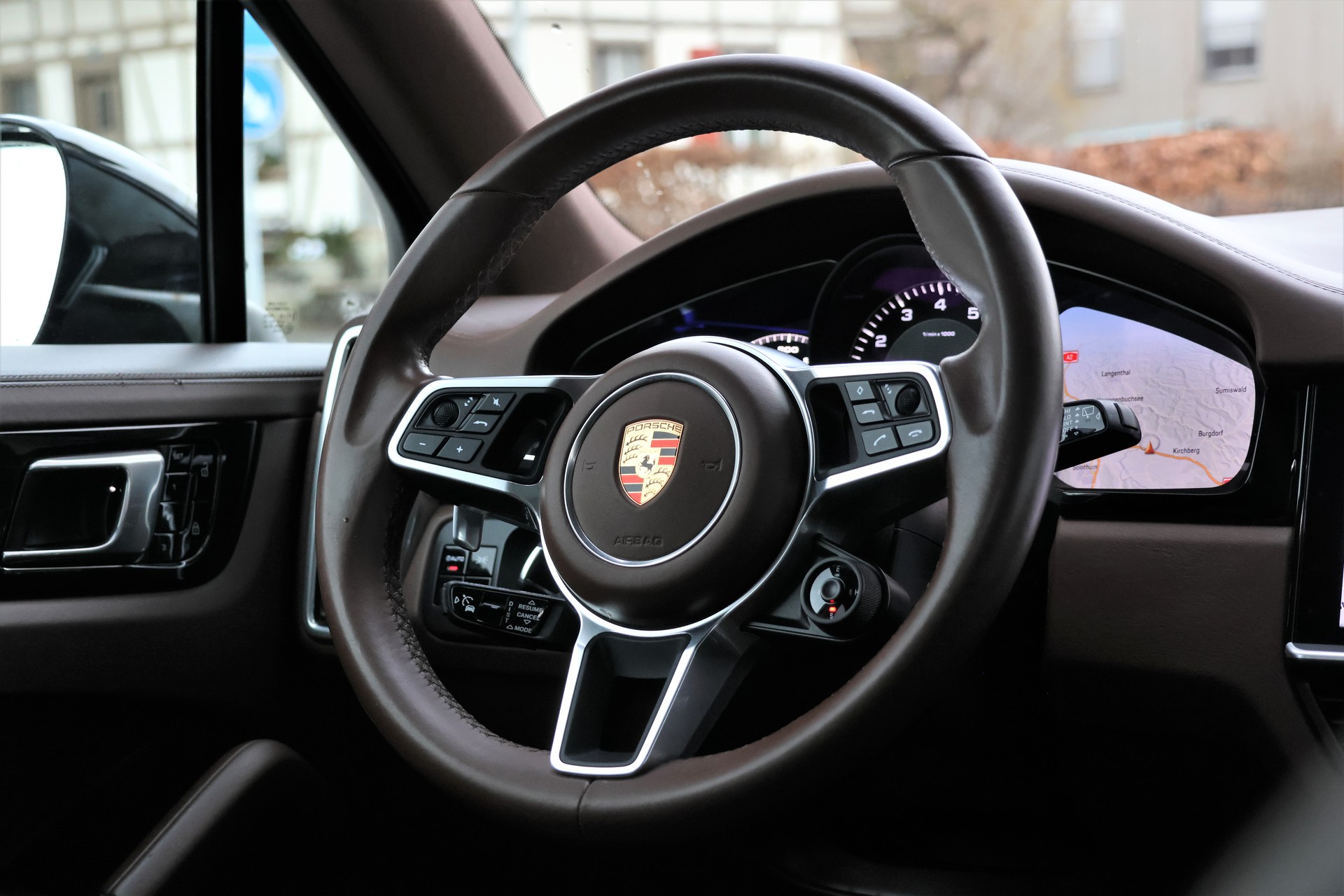 PORSCHE Cayenne E-Hybrid (CH)-image-14