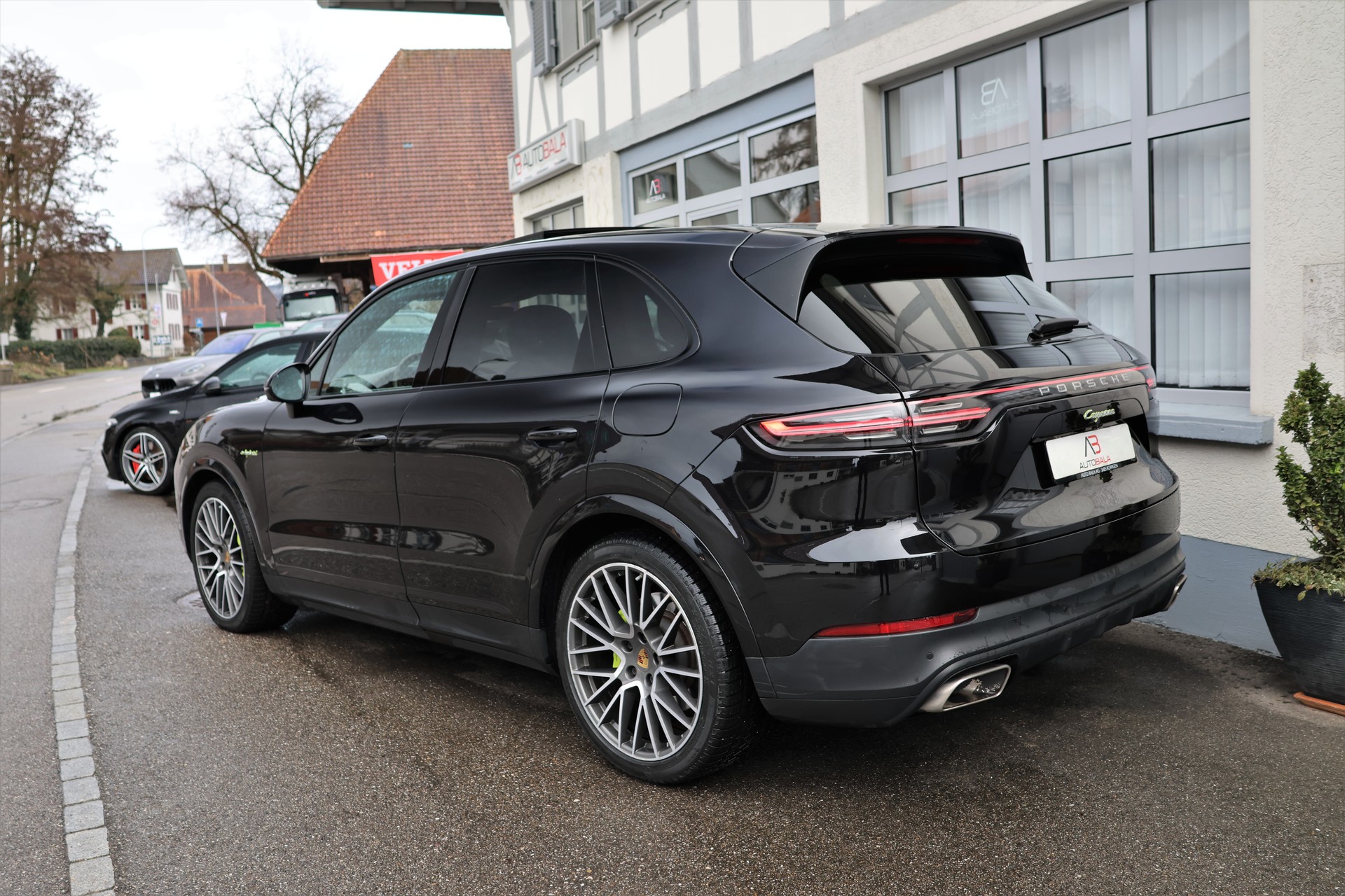 PORSCHE Cayenne E-Hybrid (CH)-image-4