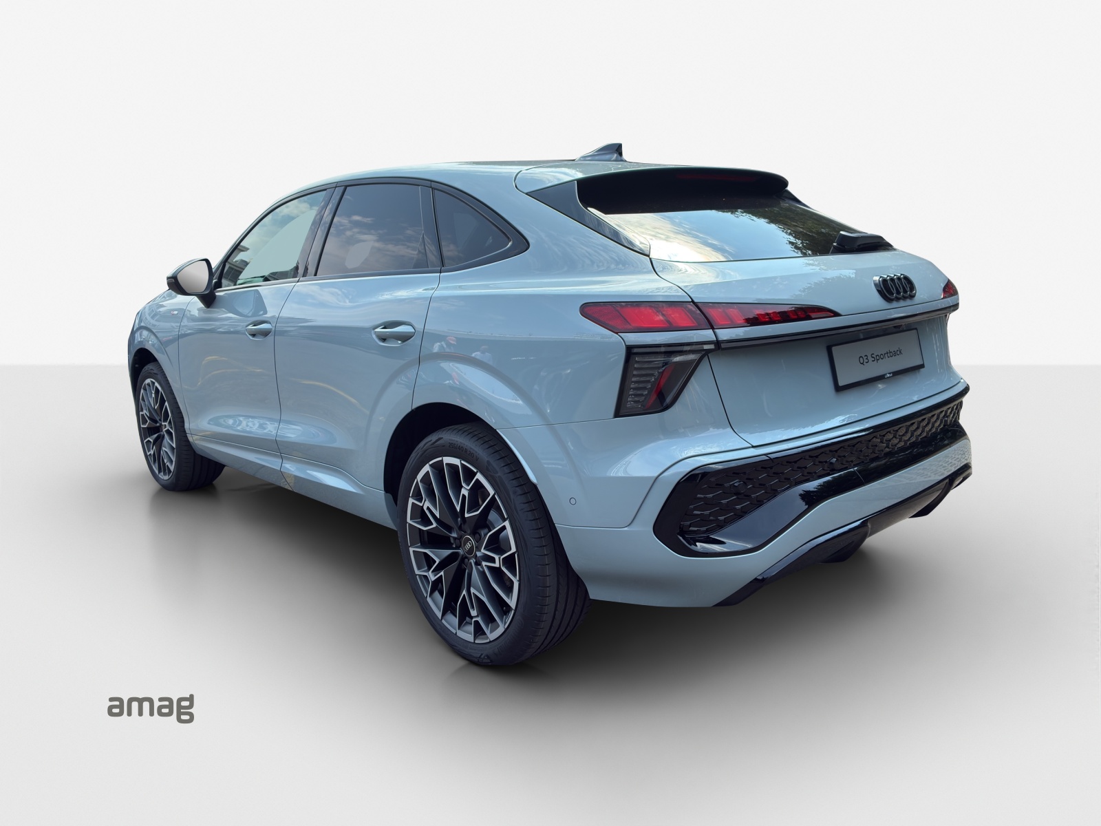 AUDI Q3 Sportback 110 kW TFSI S tronic-image-2