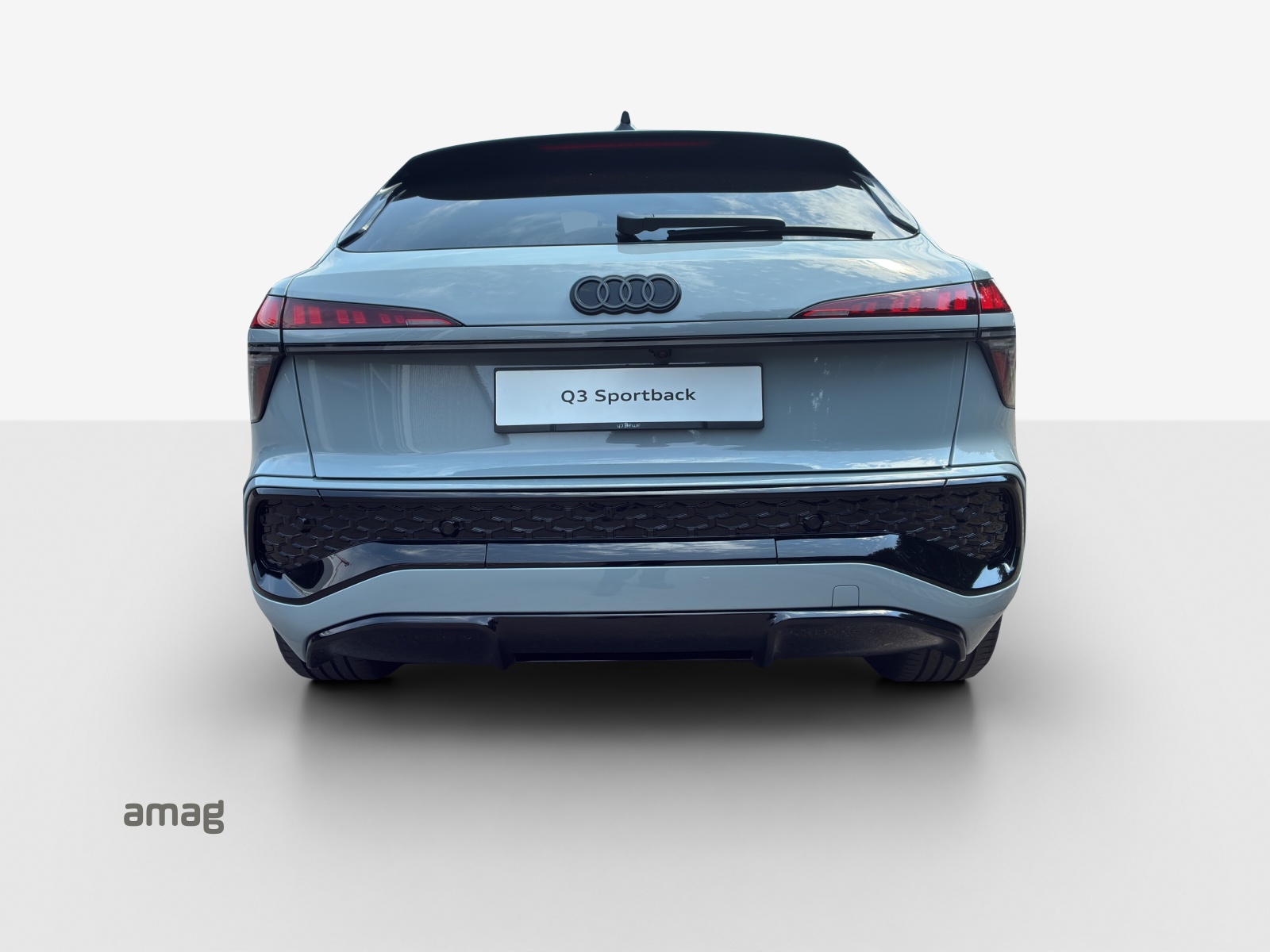 AUDI Q3 Sportback 110 kW TFSI S tronic-image-3
