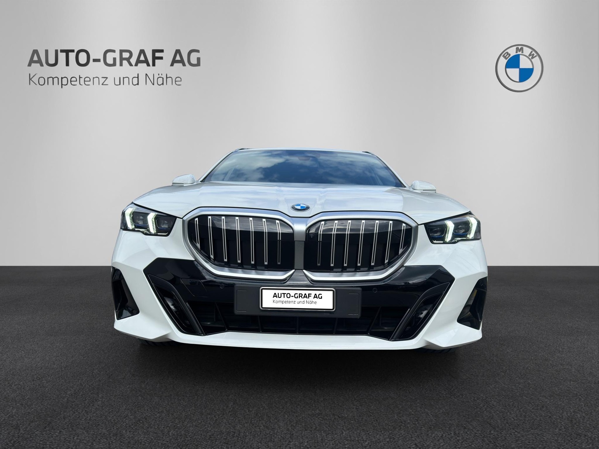 BMW 520d xDrive 48V Touring M Sport Steptronic-image-7