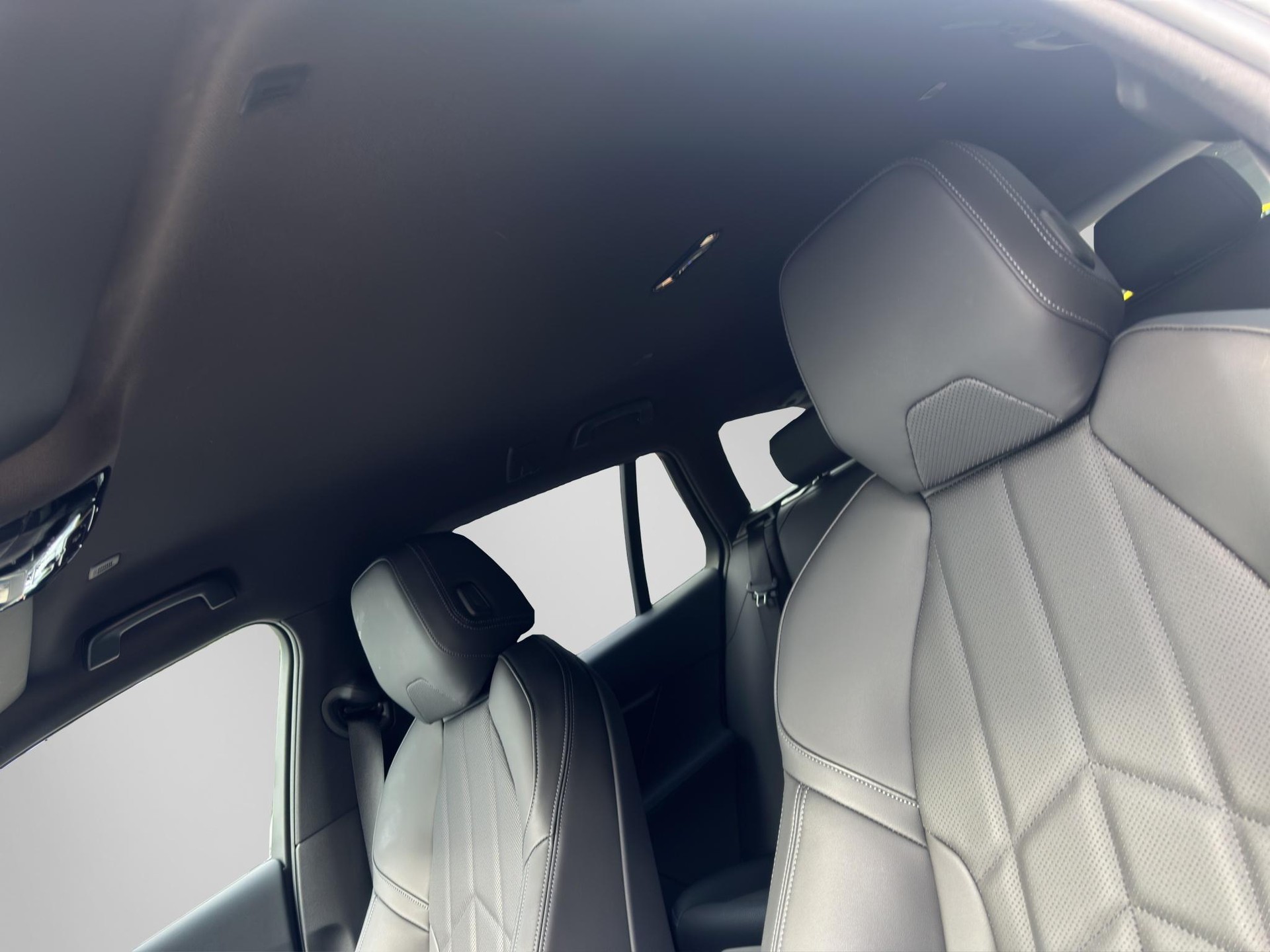 BMW 520d xDrive 48V Touring M Sport Steptronic-image-12